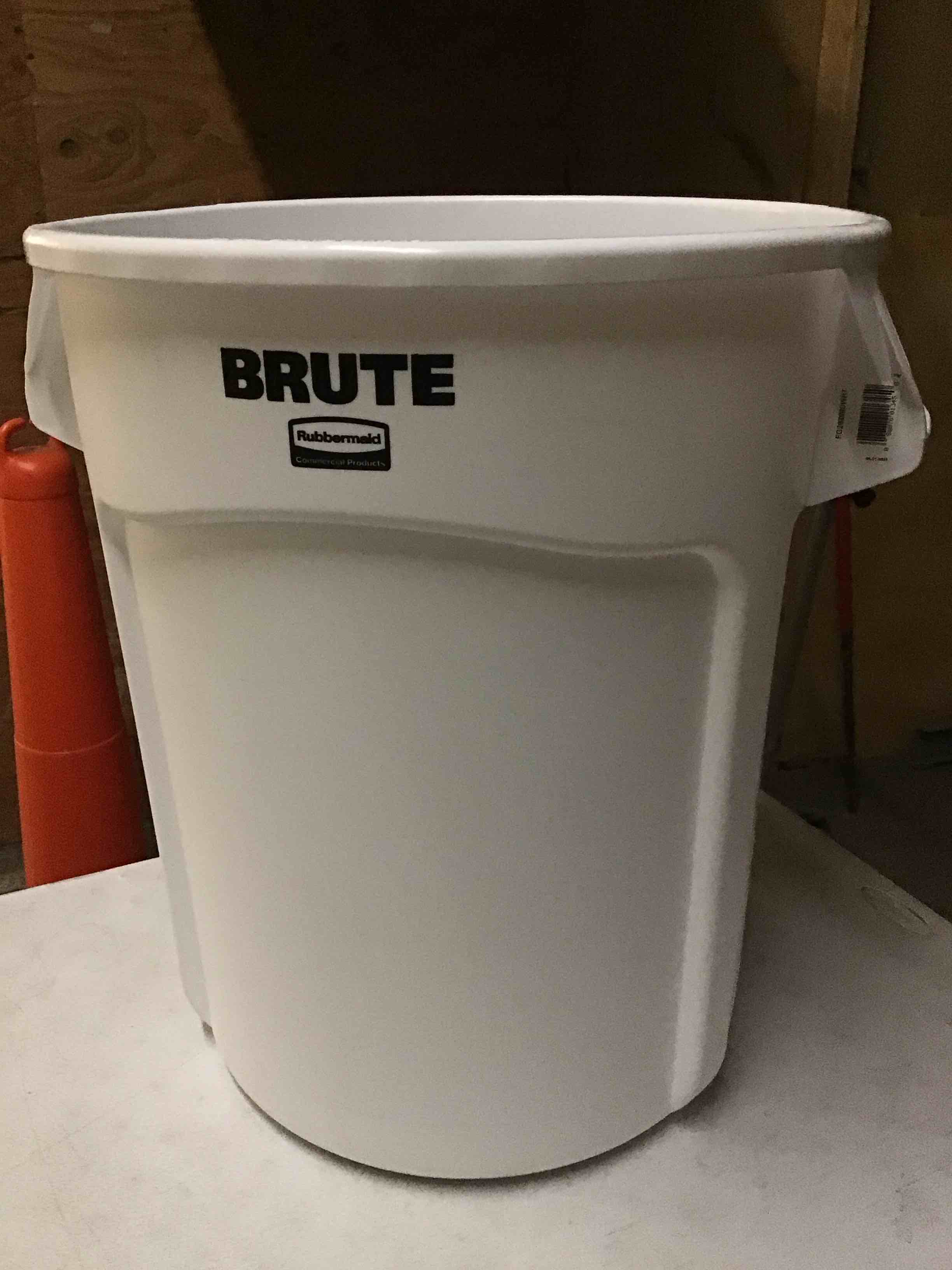 Condition photo showing New/Like New for Rubbermaid Commercial FG262000WHT 20 gal. Plastic Vented Round Brute Container - White