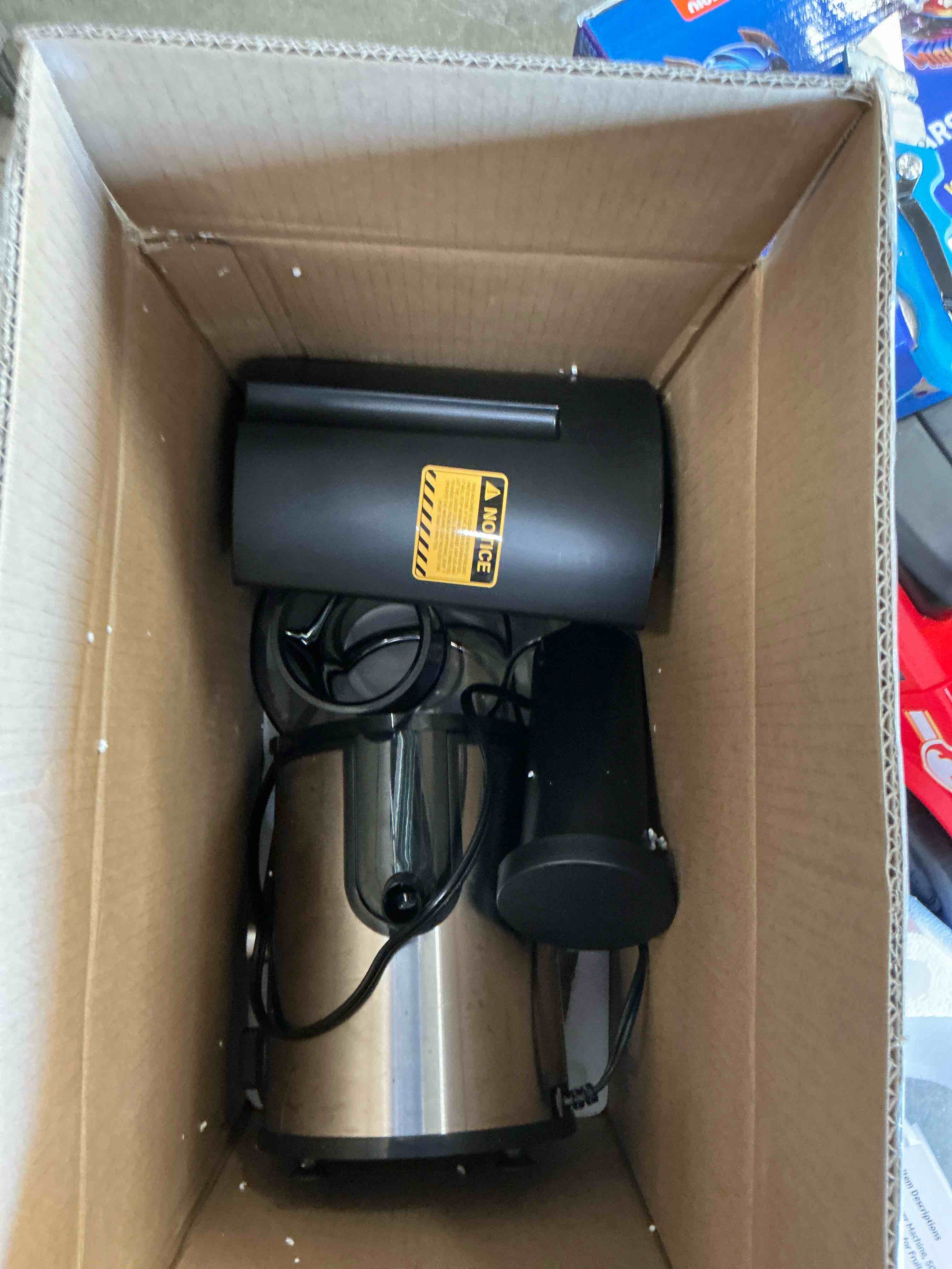 Condition photo showing Good Condition for qcen juicer machine, 500w centrifugal juicer extractor with wide mouth 3” feed chute for fruit vegetable, easy to clean, stainless steel, bpa-free (black) 500w black