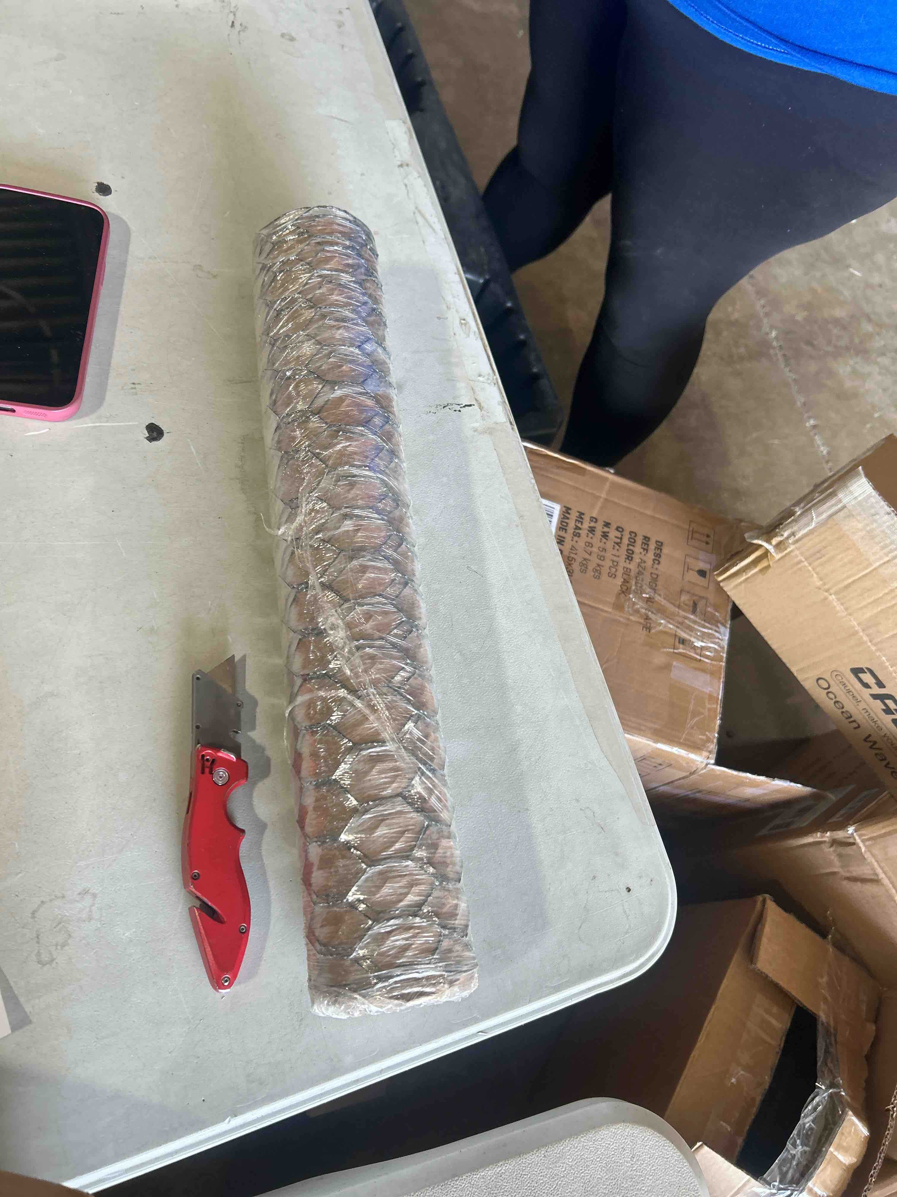 Condition photo showing New/Like New for pvc hexagonal poultry netting chicken wire 18" x25' x 1" mesh 20ga black