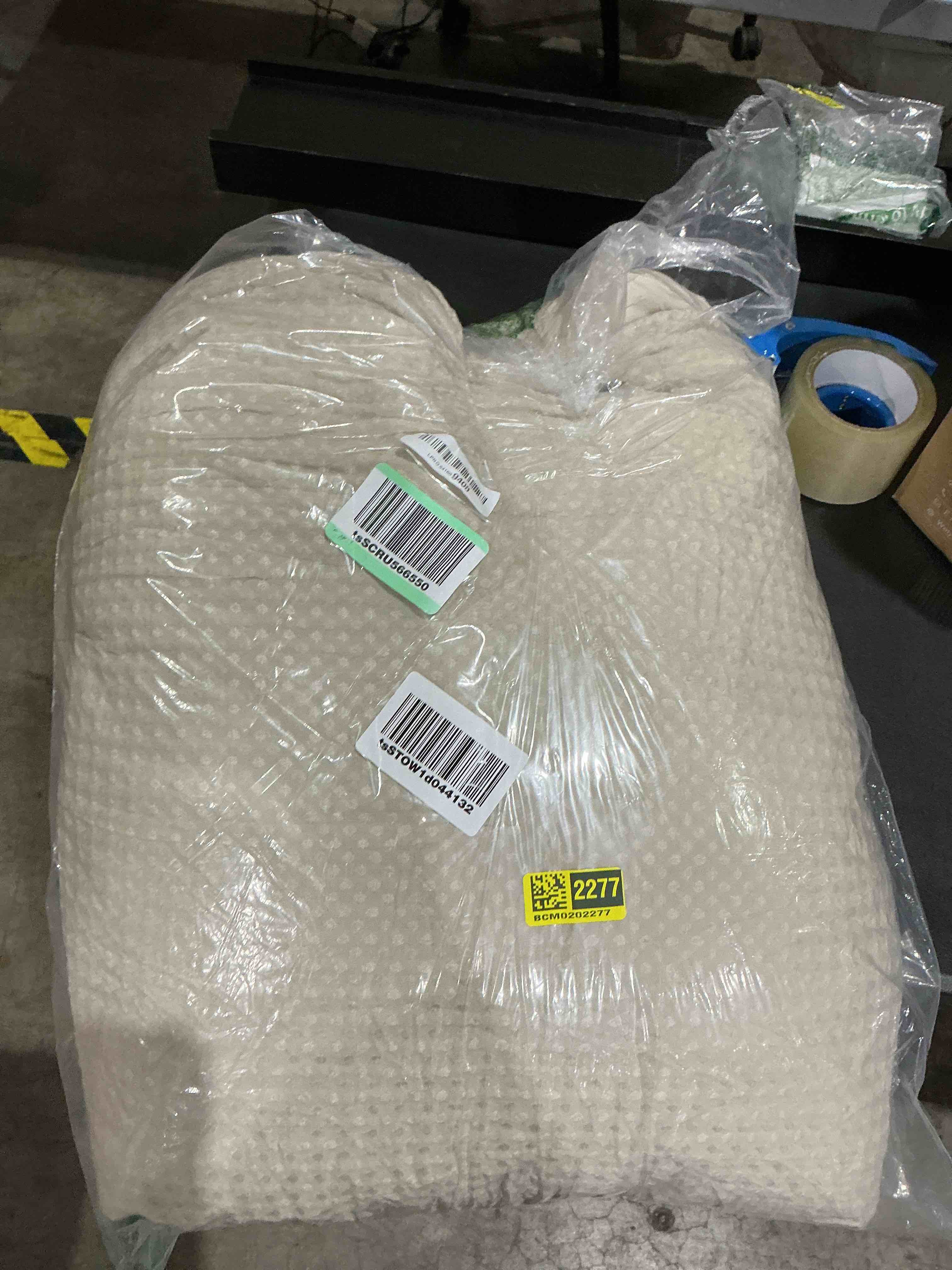 tan comforter 68*90