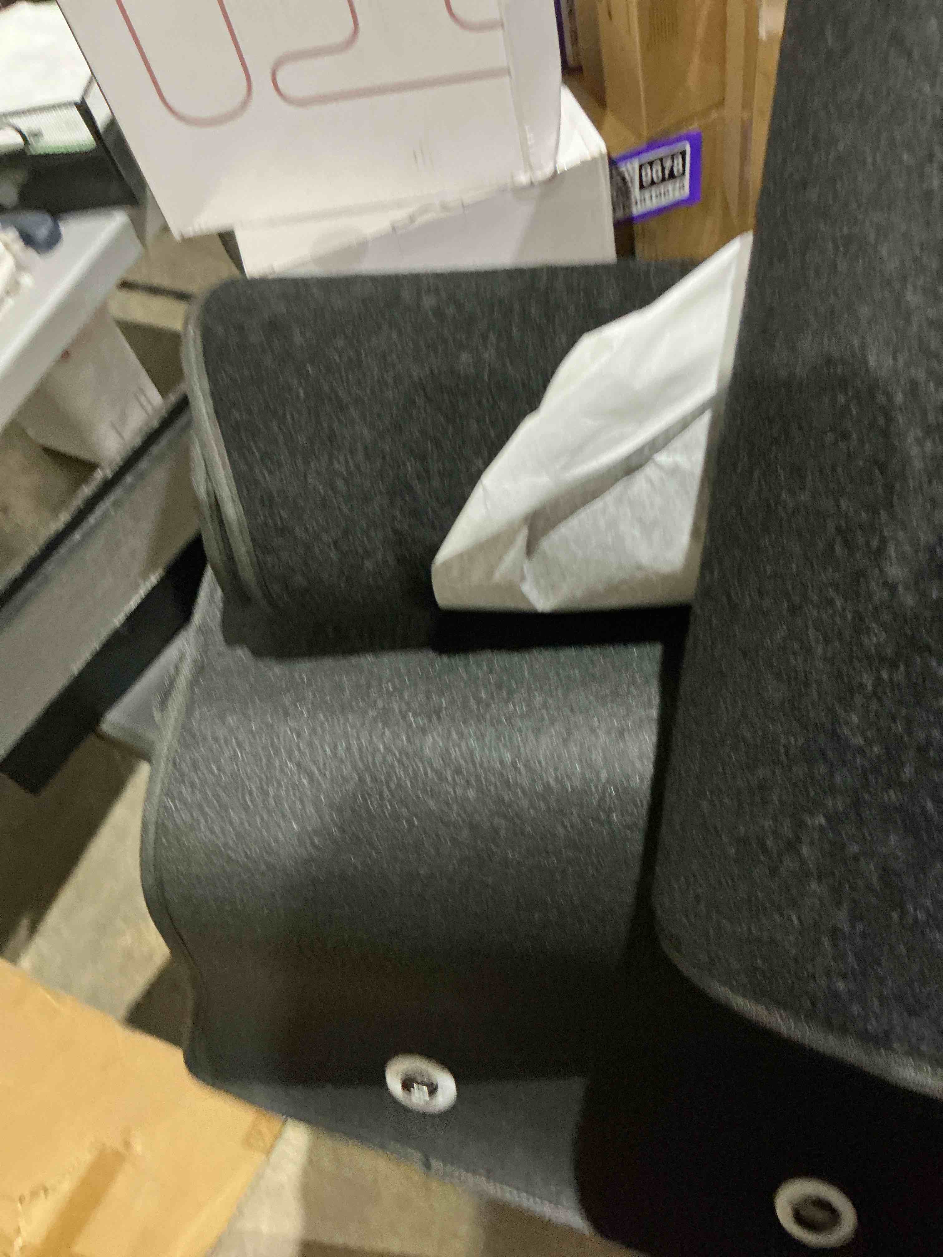 Condition photo showing New/Like New for vehicle rugs 4 ct unknown vehicle type