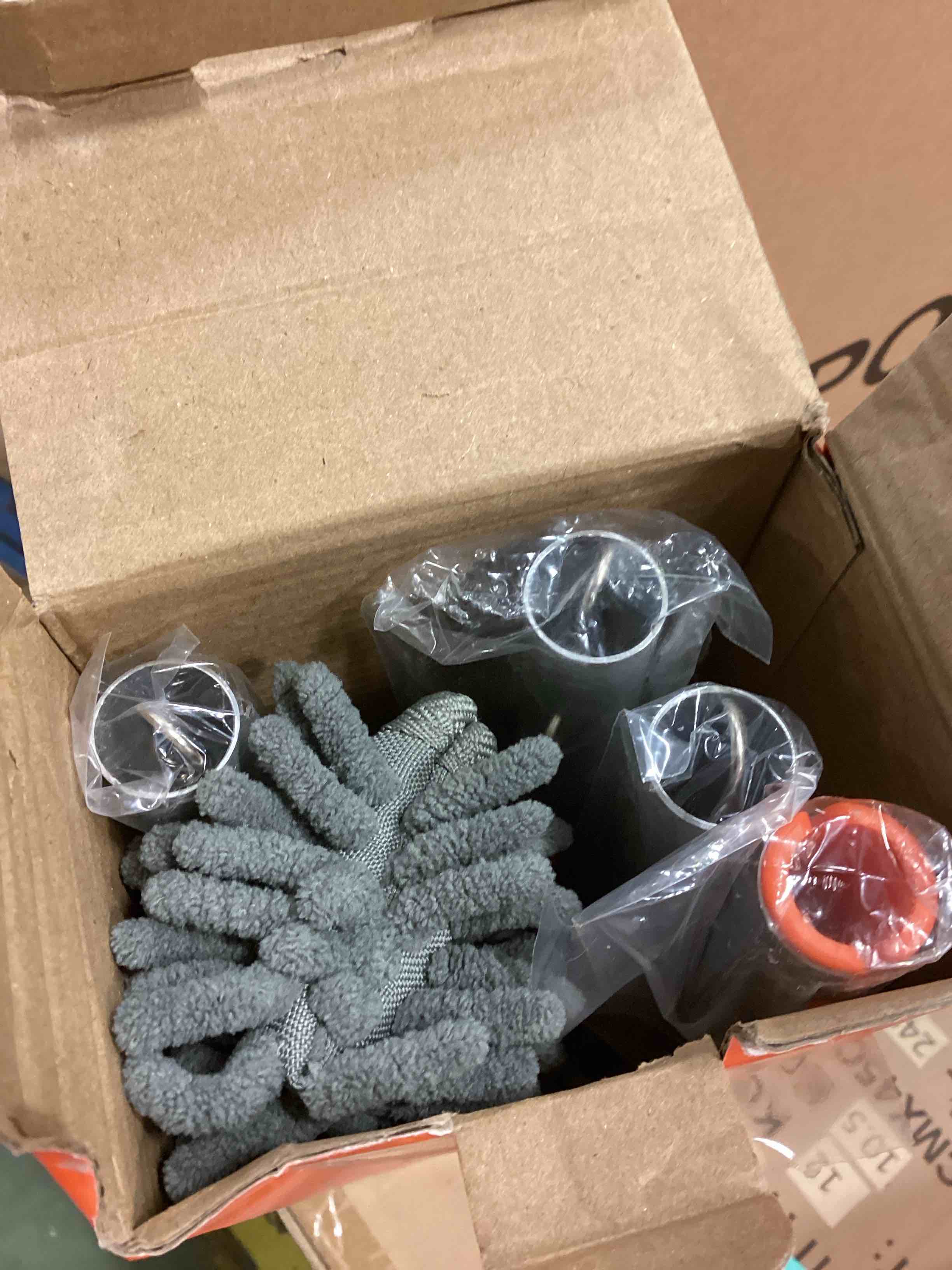 Condition photo showing Good Condition for eazer Squeegee Window Cleaner 2 in 1 Rotatable Cleaning Tool Kit with Extension Pole, 62‘’ Telescopic Washing Equipment Bendable Head, for Home Car Glass - 4 Pads window squeegee 2.0