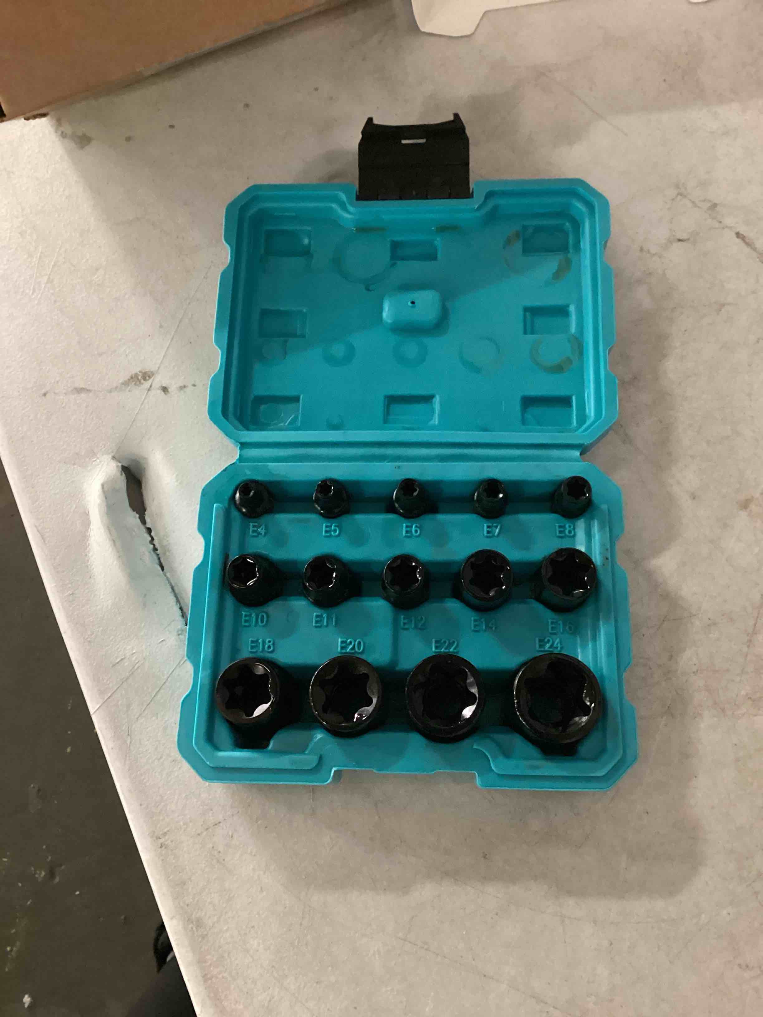 Condition photo showing Good Condition for DURATECH 24-Piece Impact Socket Set, 1/2" Drive Deep Impact Socket Set with 2pcs 1/2-Inch Hexagon Extension Bars, Metric ? SAE, Hard Case Included