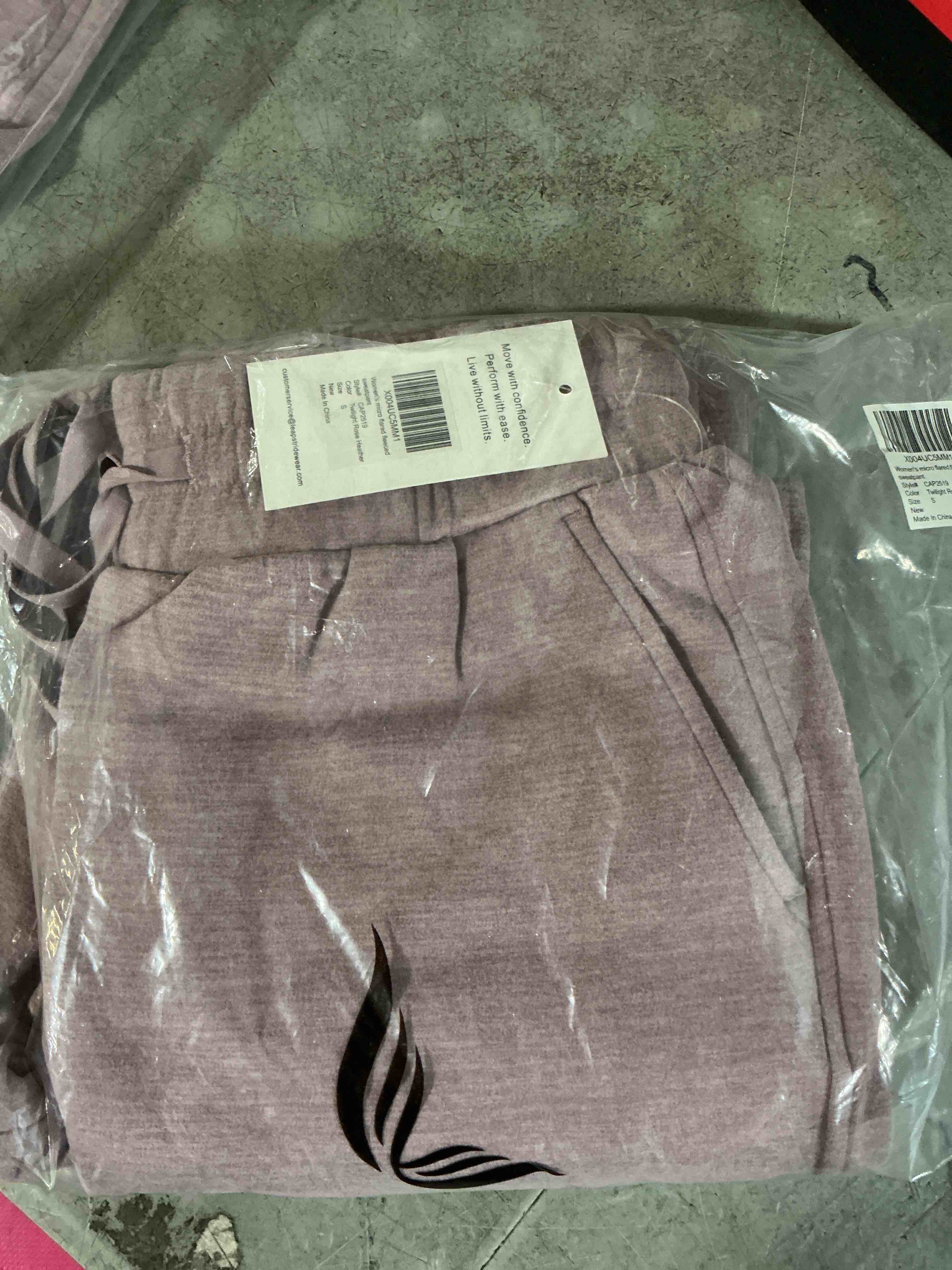 Condition photo showing New/Like New for women's fleece cargo joggers - multi-pockets, elastic drawstring waist, warm winter daily wear size s color twilight rose heather