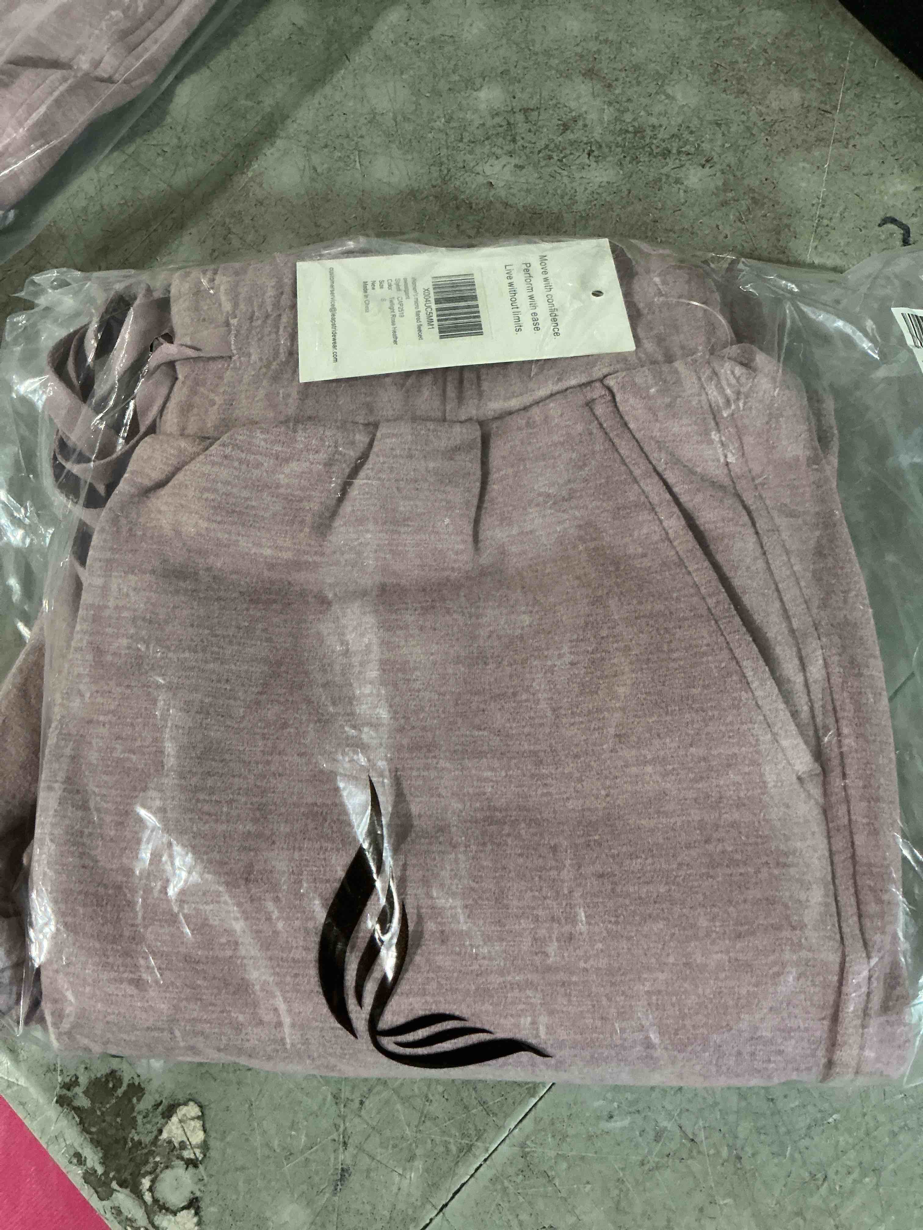 Condition photo showing New/Like New for women's fleece cargo joggers - multi-pockets, elastic drawstring waist, warm winter daily wear size s color twilight rose heather 