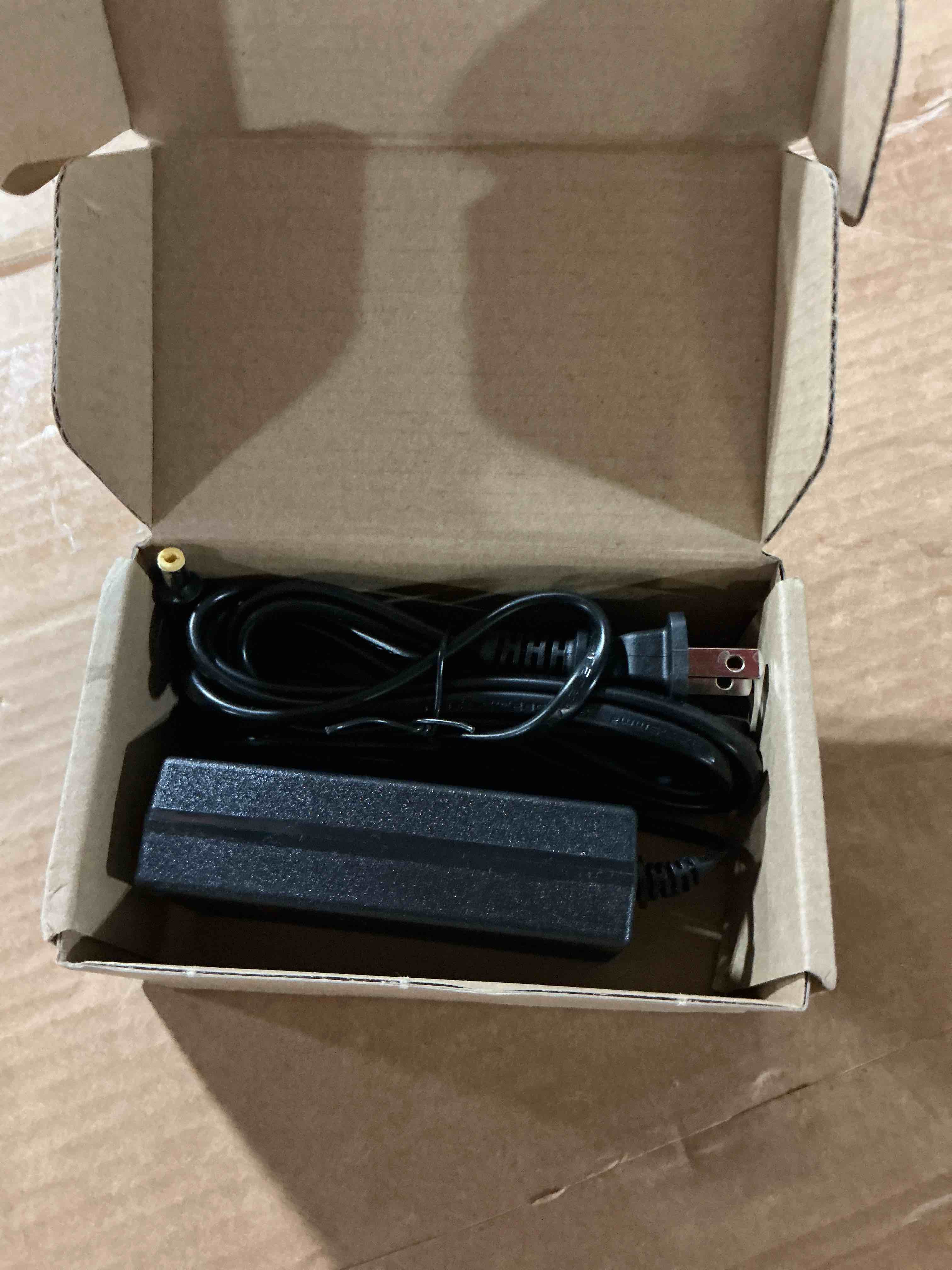 Condition photo showing New/Like New for for roland psb-120 electronic keyboard 9v2a power supply adapter, compatible with roland psb-120, psb-1u, acb-120, acf-120, ack-120, aci-120 electronic keyboard 9v power adapter replace part