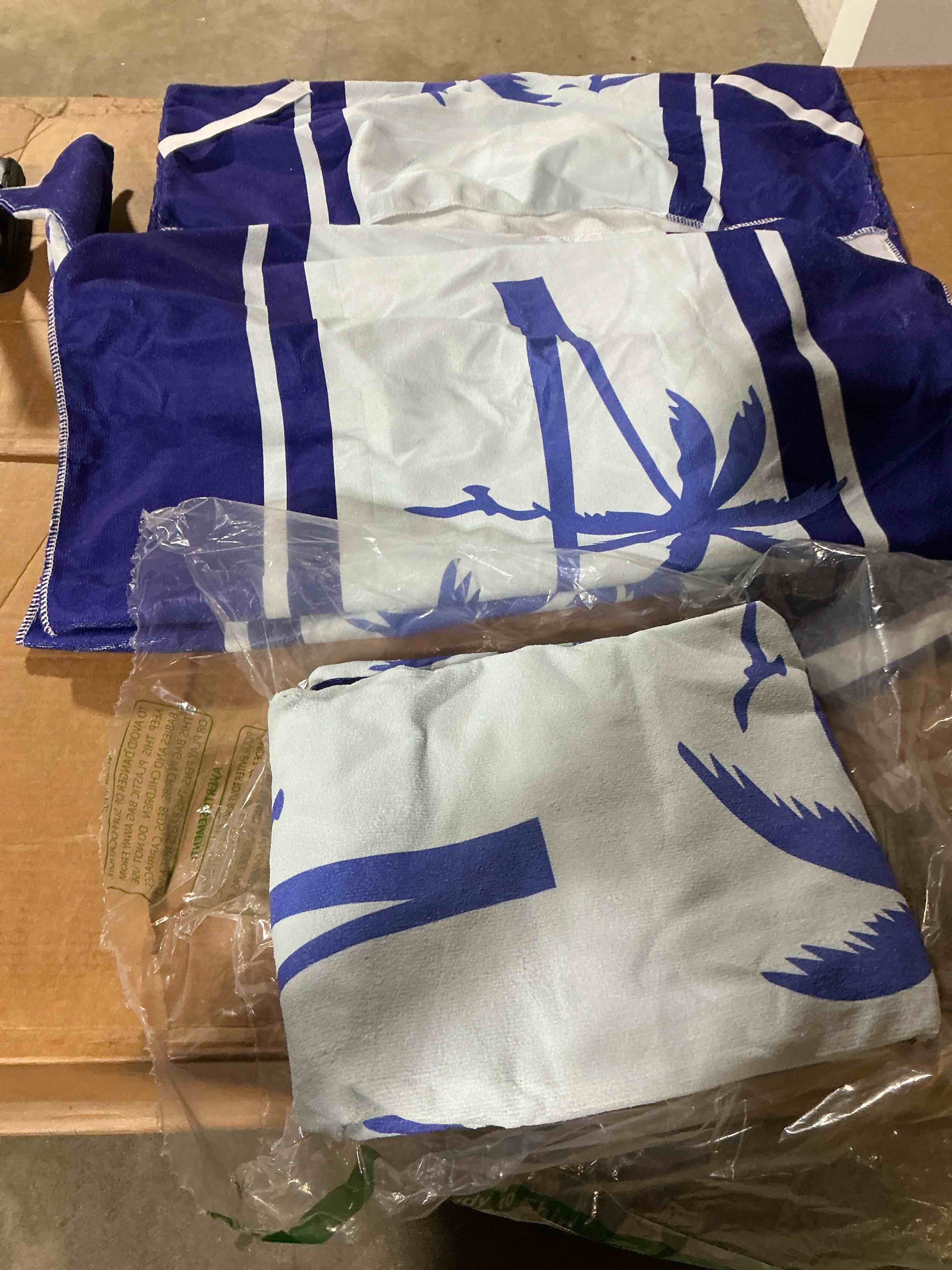 Condition photo showing Good Condition for lounge chaise chair towel covers (pack of 2), beach chair cover with 3 pockets for pool outdoor beach garden patio trips,85 x30 in (blue palm)
