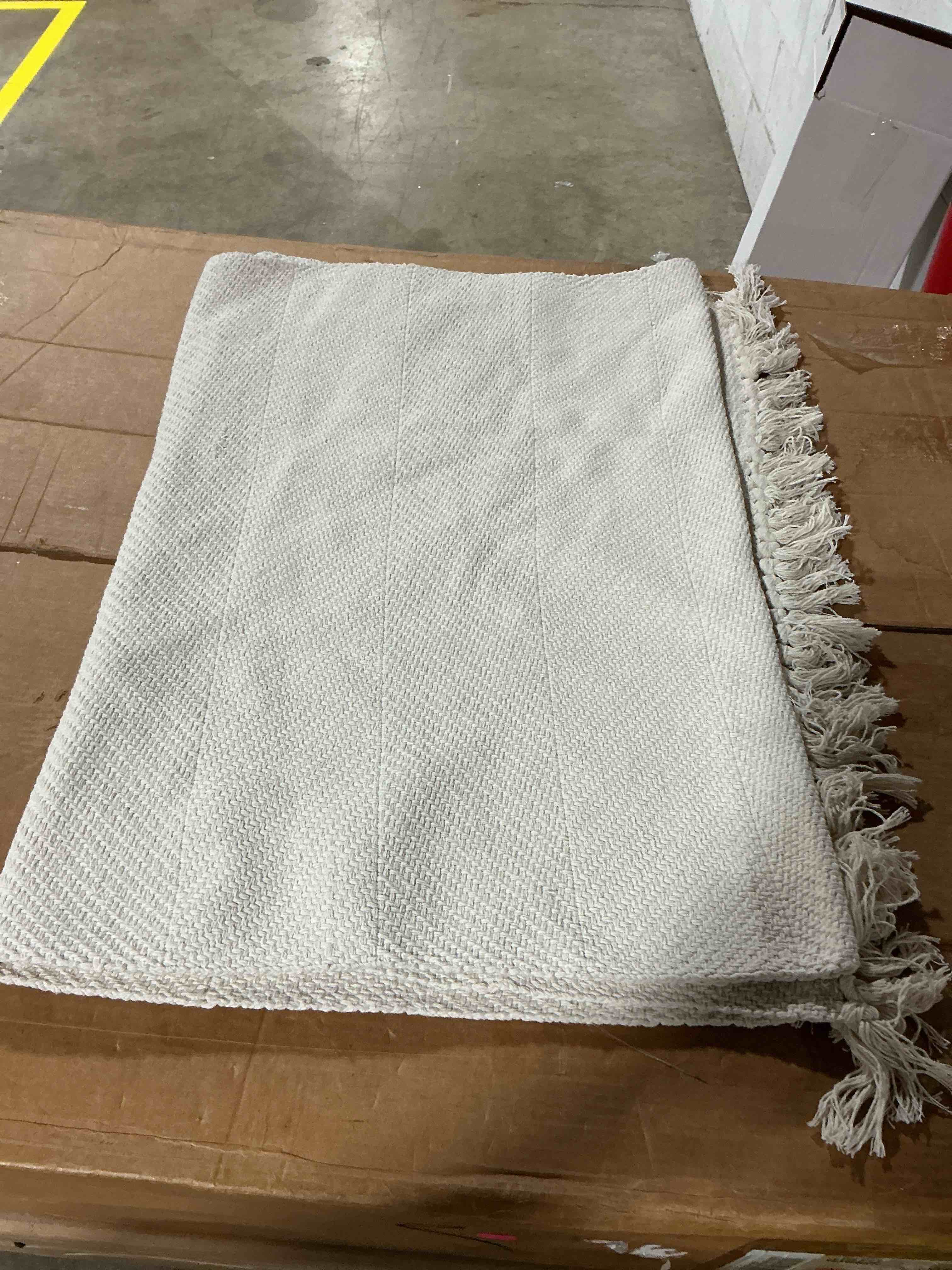 Condition photo showing As Is for collive small bathroom rug, 2' x 3' hand-woven low profile front entryway rug, white/beige cotton reversible washable kitchen mat modern farmhouse carpet for foyer bedroom back door decor white/beige 2' x 3' (rectangular)