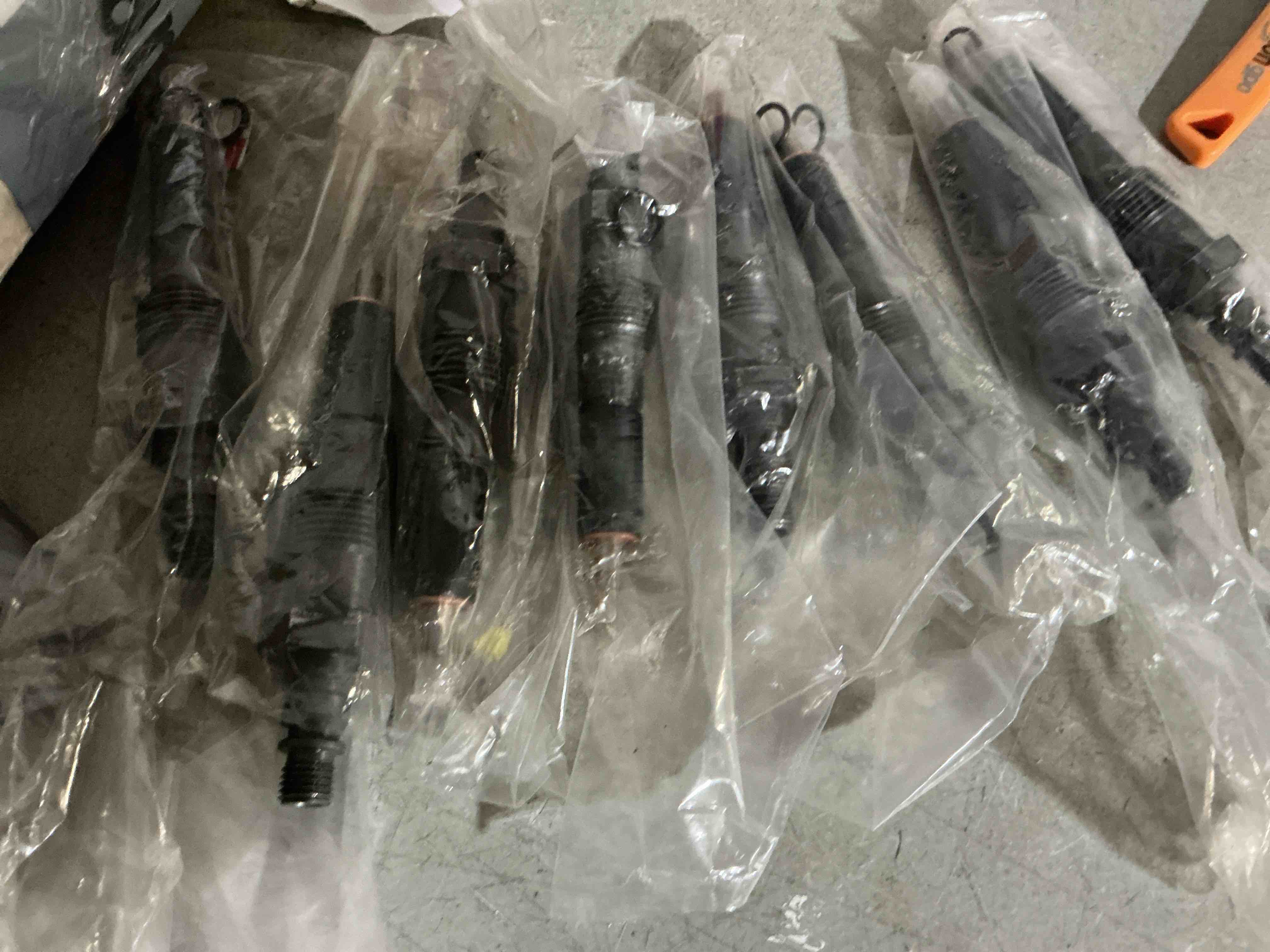 Condition photo showing As Is for 6760301 8 pcs fuel injector nozzle compatible with 1983-1994 ford f250/f350 | jc3z-9ve527-a injector not compatible with non powerstroke diesel replace# e4tz-9e527-b e8tz-9e527-a