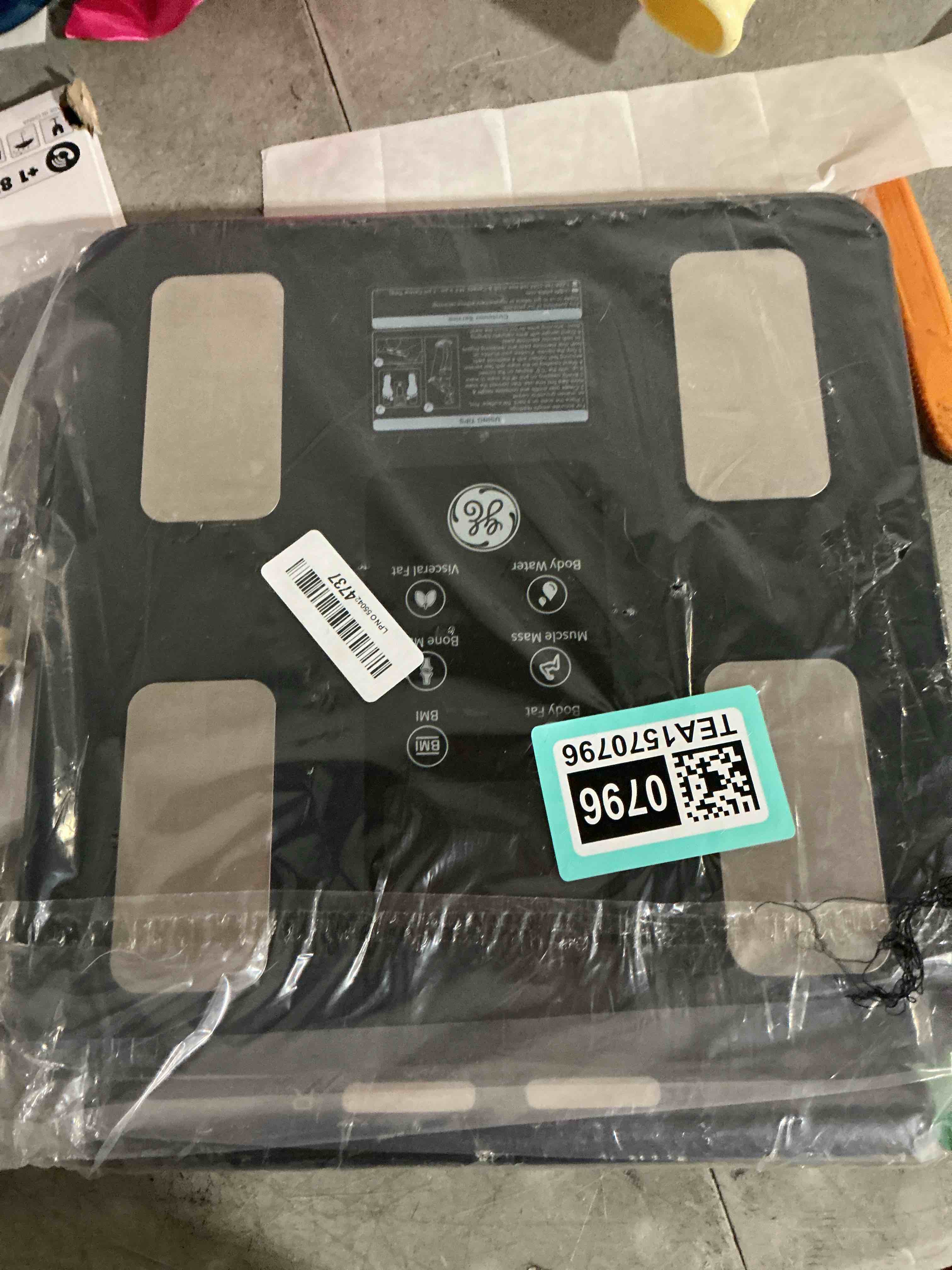 Condition photo showing Good Condition for ge scale for body weight, body fat, bmi, muscle mass, smart bathroom scales with 14 body composition metrics with large display, accurate bluetooth weighing machine with fitness app, 400 lbs, black