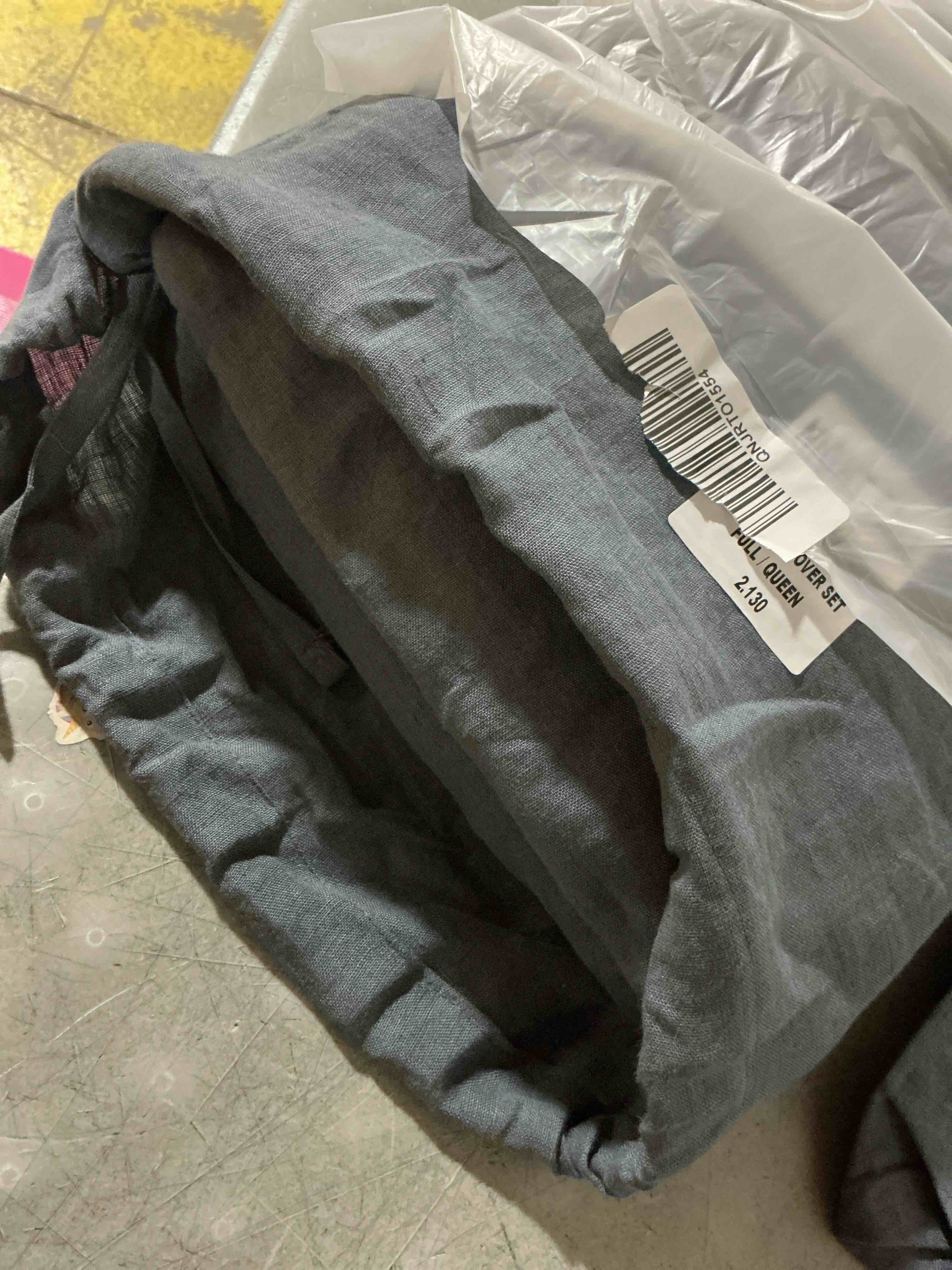 Condition photo showing New/Like New for european linen duvet cover set size full/queen
