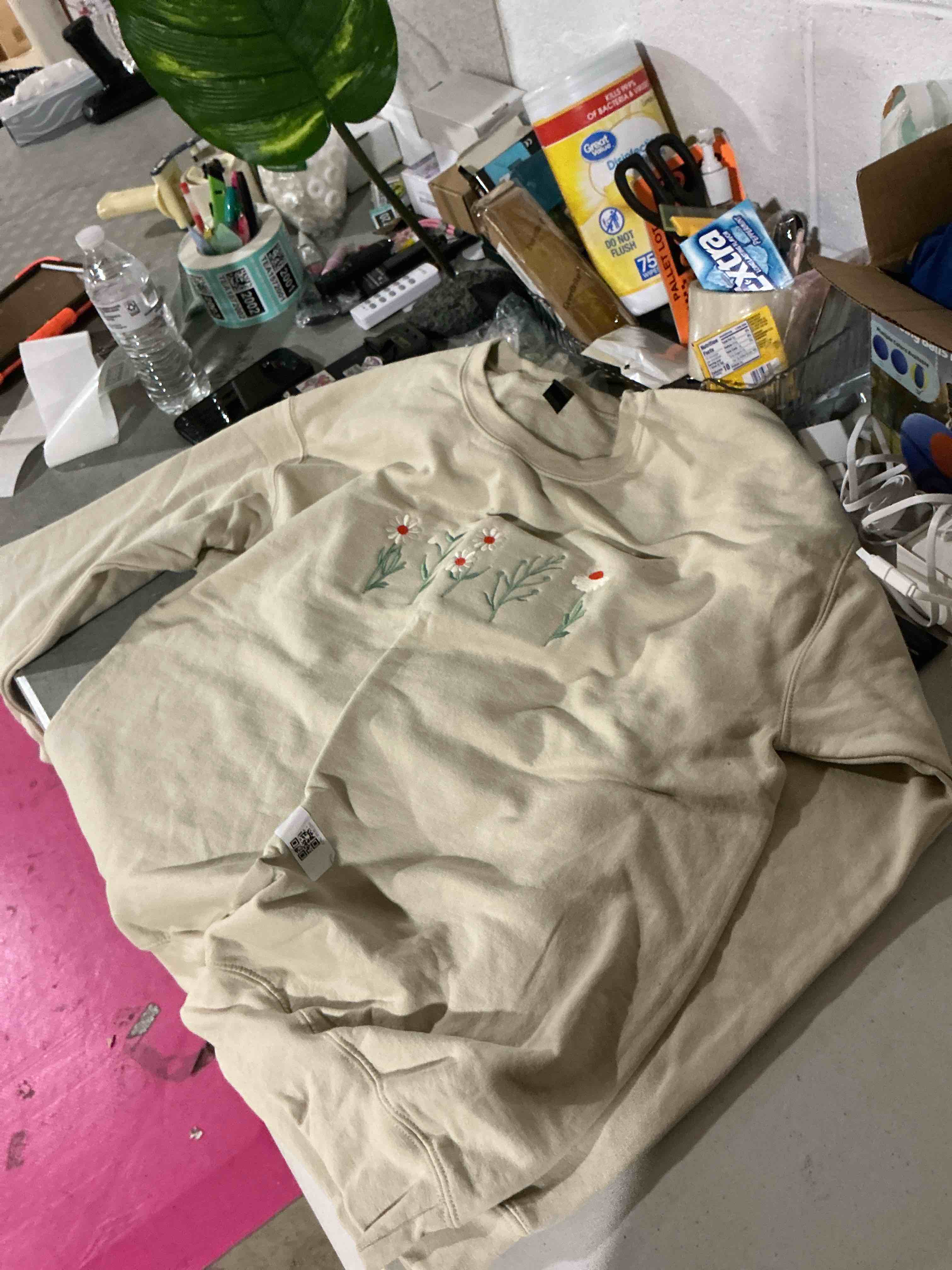 Condition photo showing As Is for nacre apparel daisy lover embroidered sweatshirt wildflowers crewneck flower embroidery botanical plant