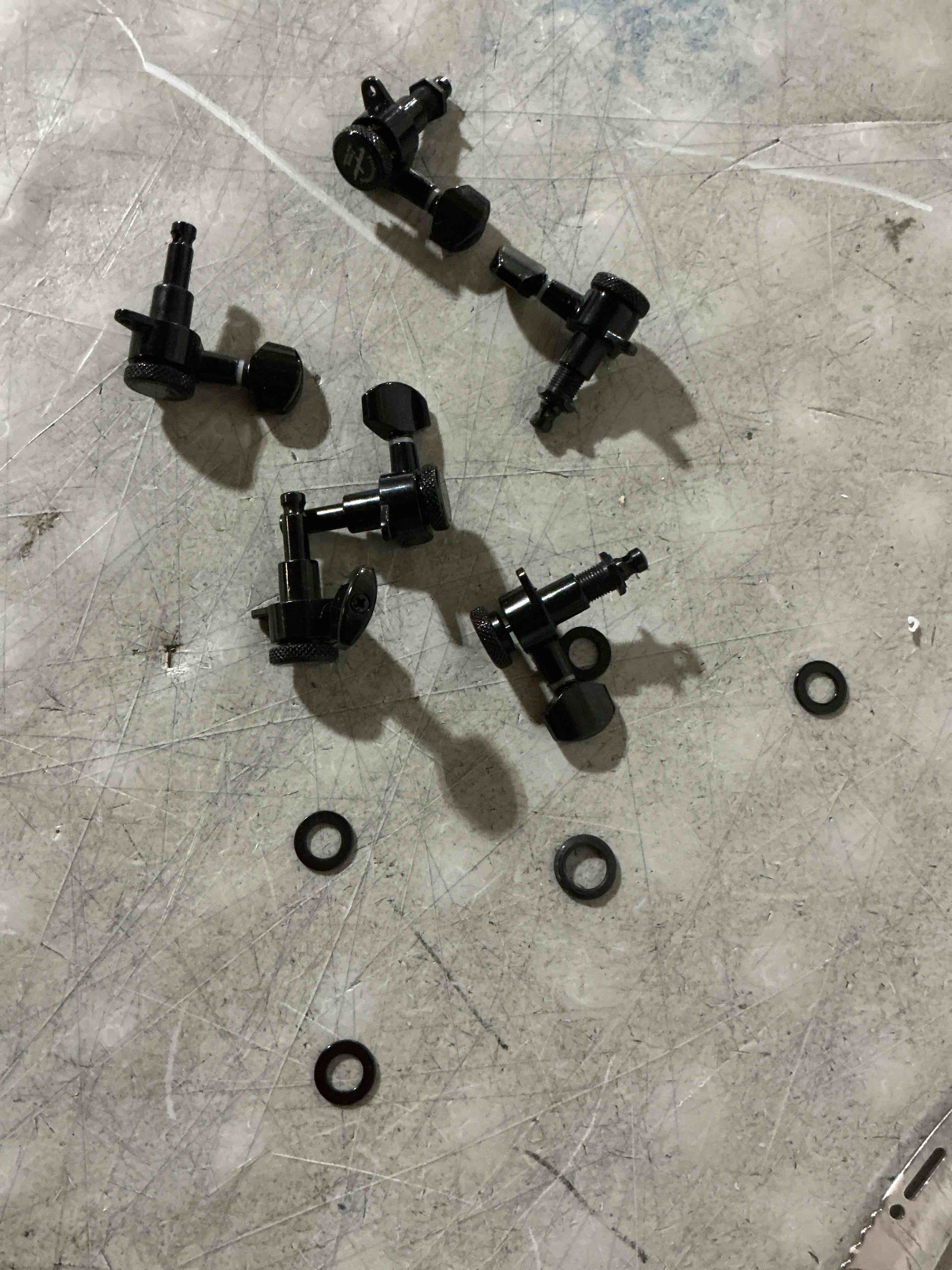 Condition photo showing As Is for (incomplete) guyker guitar locking tuners (6 for left) - 1:18 lock string tuning key pegs machine head with hexagonal handle replacement for st tl sg lp style electric, folk or acoustic guitars - black 6 for left black