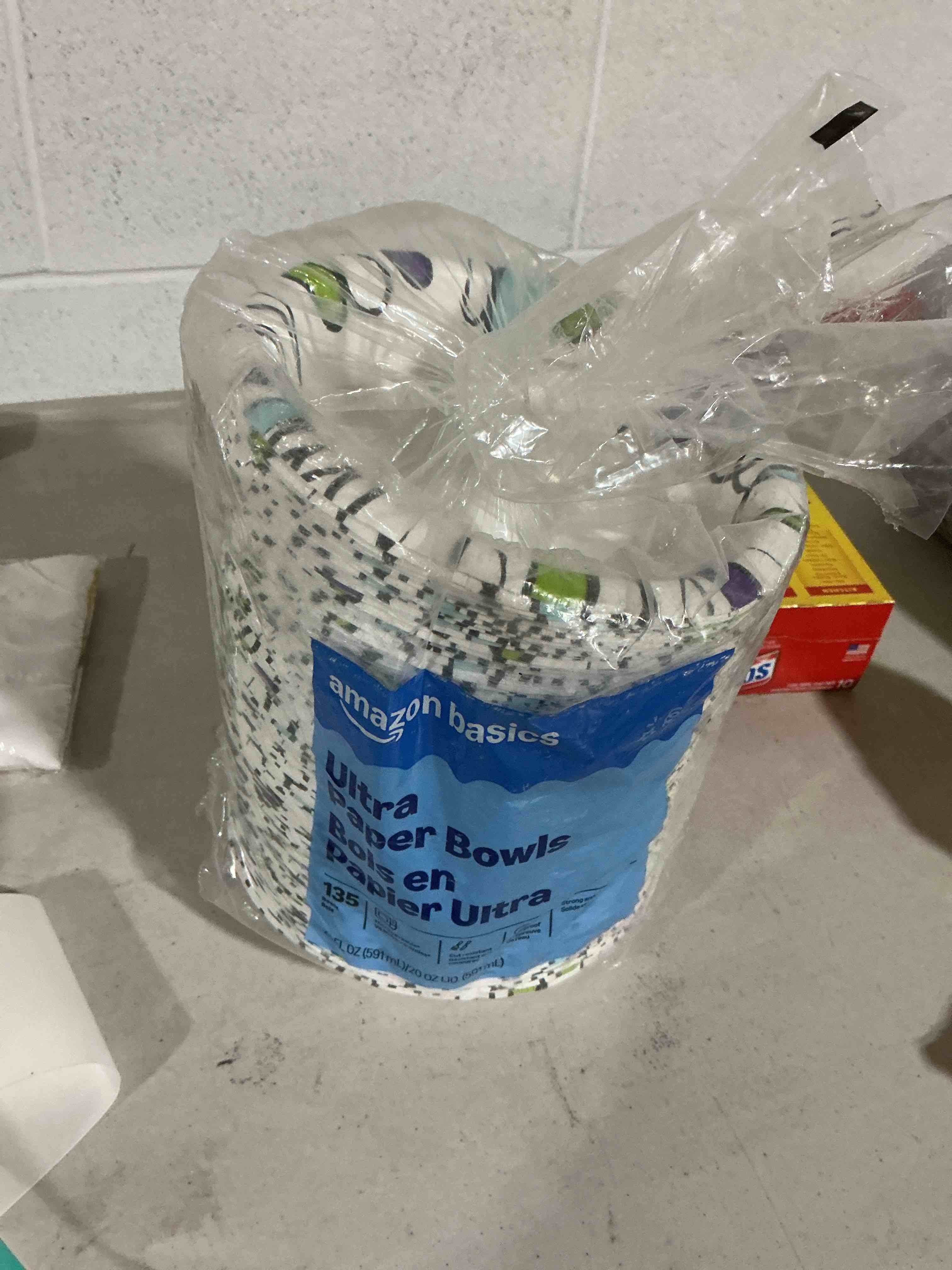 Condition photo showing Good Condition for amazon basics ultra paper bowls, 20 oz, disposable, 135 count
