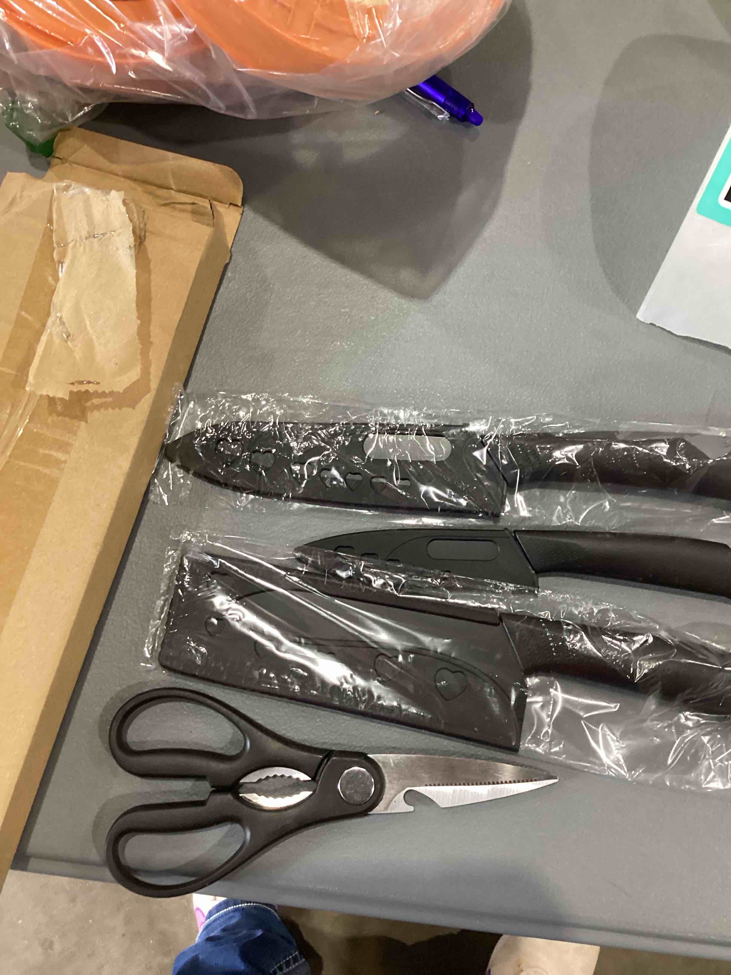 Condition photo showing New/Like New for knifes 