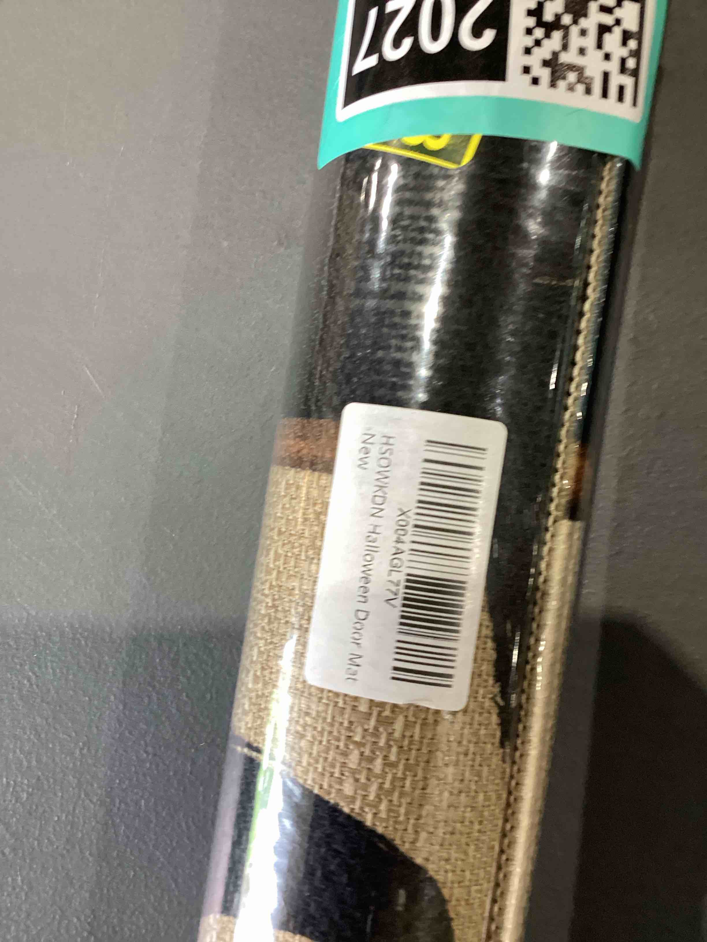 Condition photo showing New/Like New for halloween matt