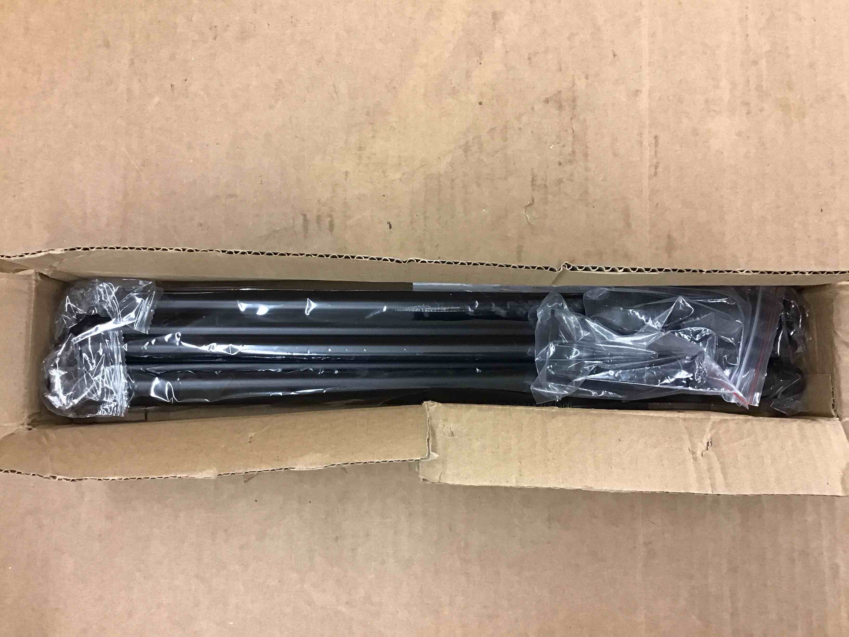 https://s3.amazonaws.com/lotting-images-prod/BoxBids/BXB0500005_1778169368146.jpeg