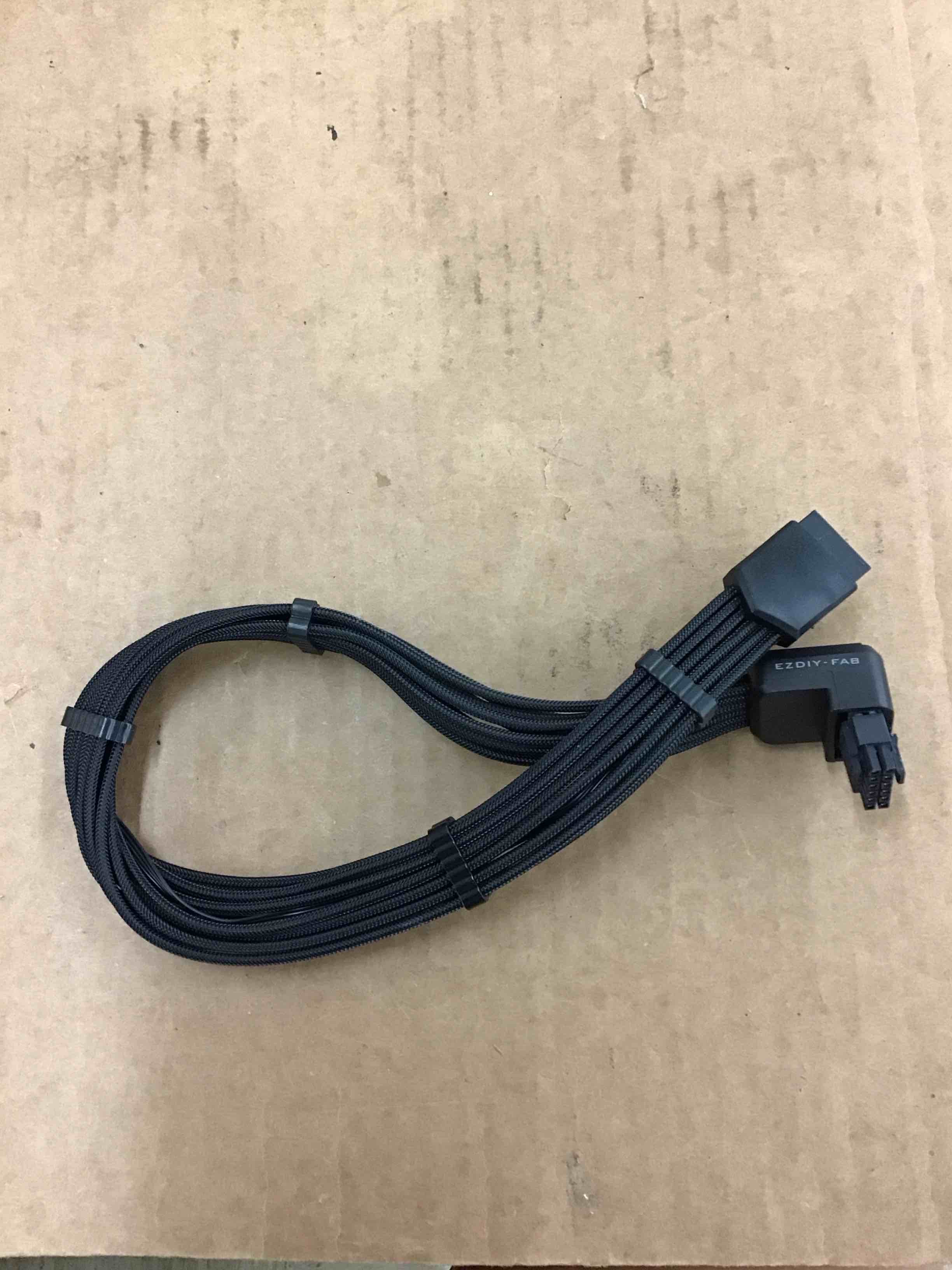 https://s3.amazonaws.com/lotting-images-prod/BoxBids/BXB0500013_1778168338010.jpeg