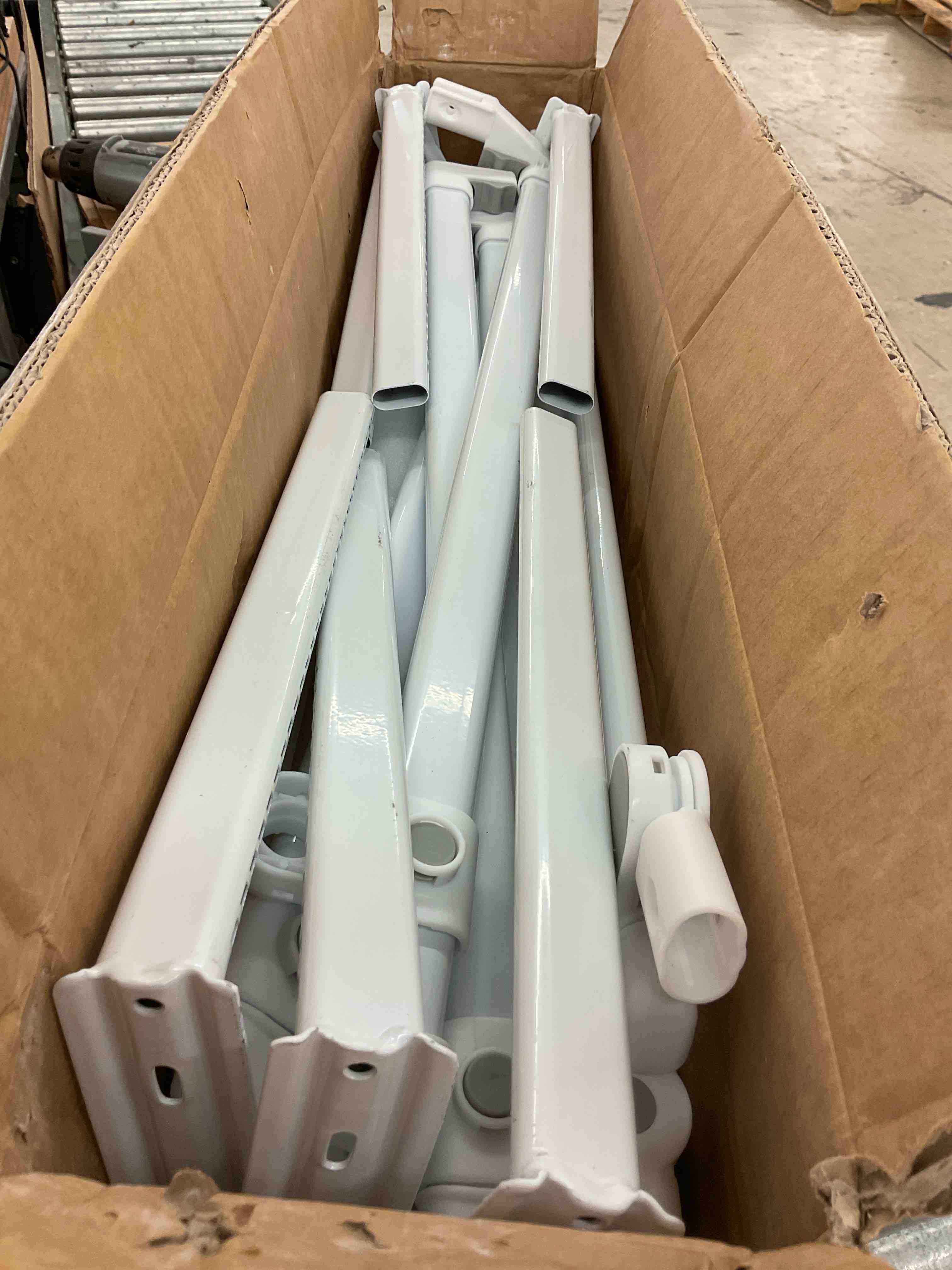 https://s3.amazonaws.com/lotting-images-prod/BoxBids/BXB0500032_1778255165272.jpeg