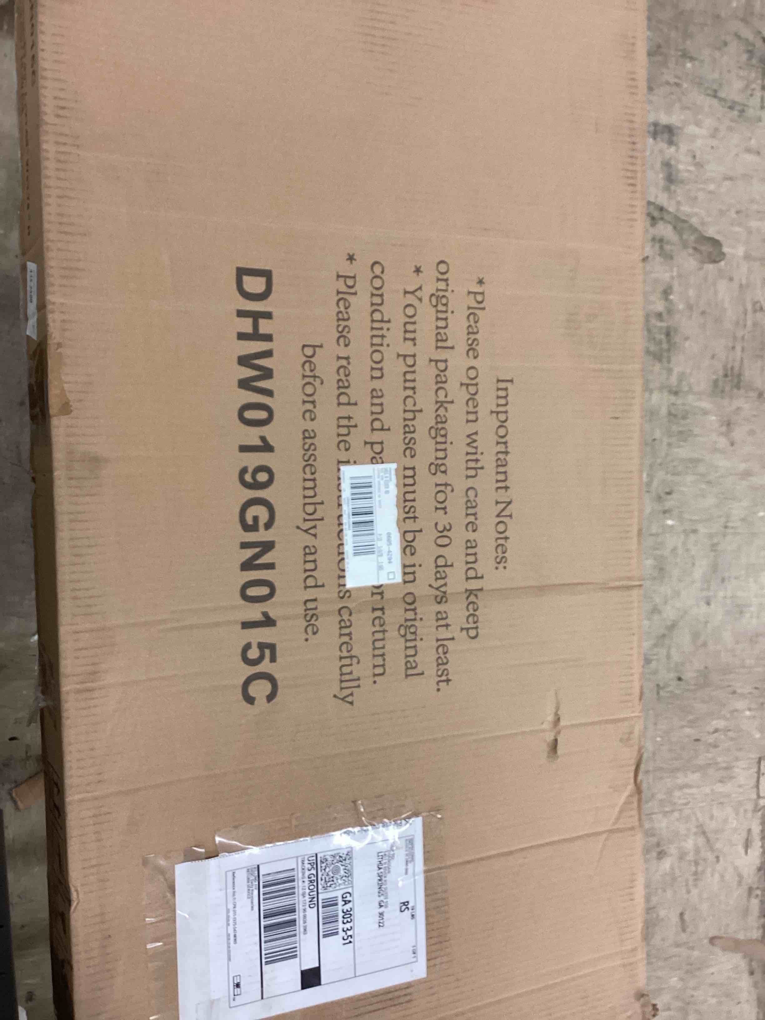 https://s3.amazonaws.com/lotting-images-prod/BoxBids/BXB0500102_1778592562591.jpeg