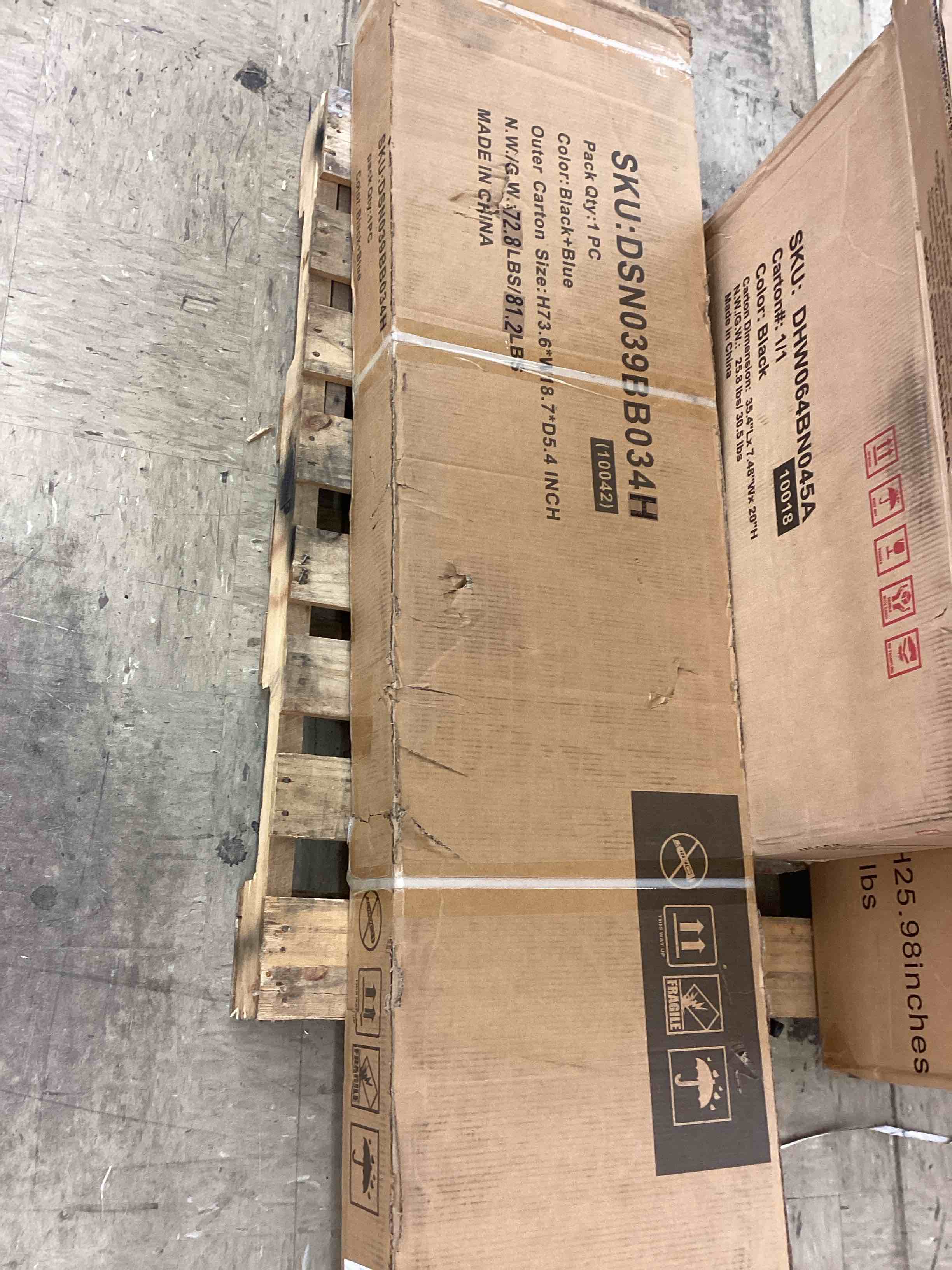 https://s3.amazonaws.com/lotting-images-prod/BoxBids/BXB0500158_1778674654559.jpeg