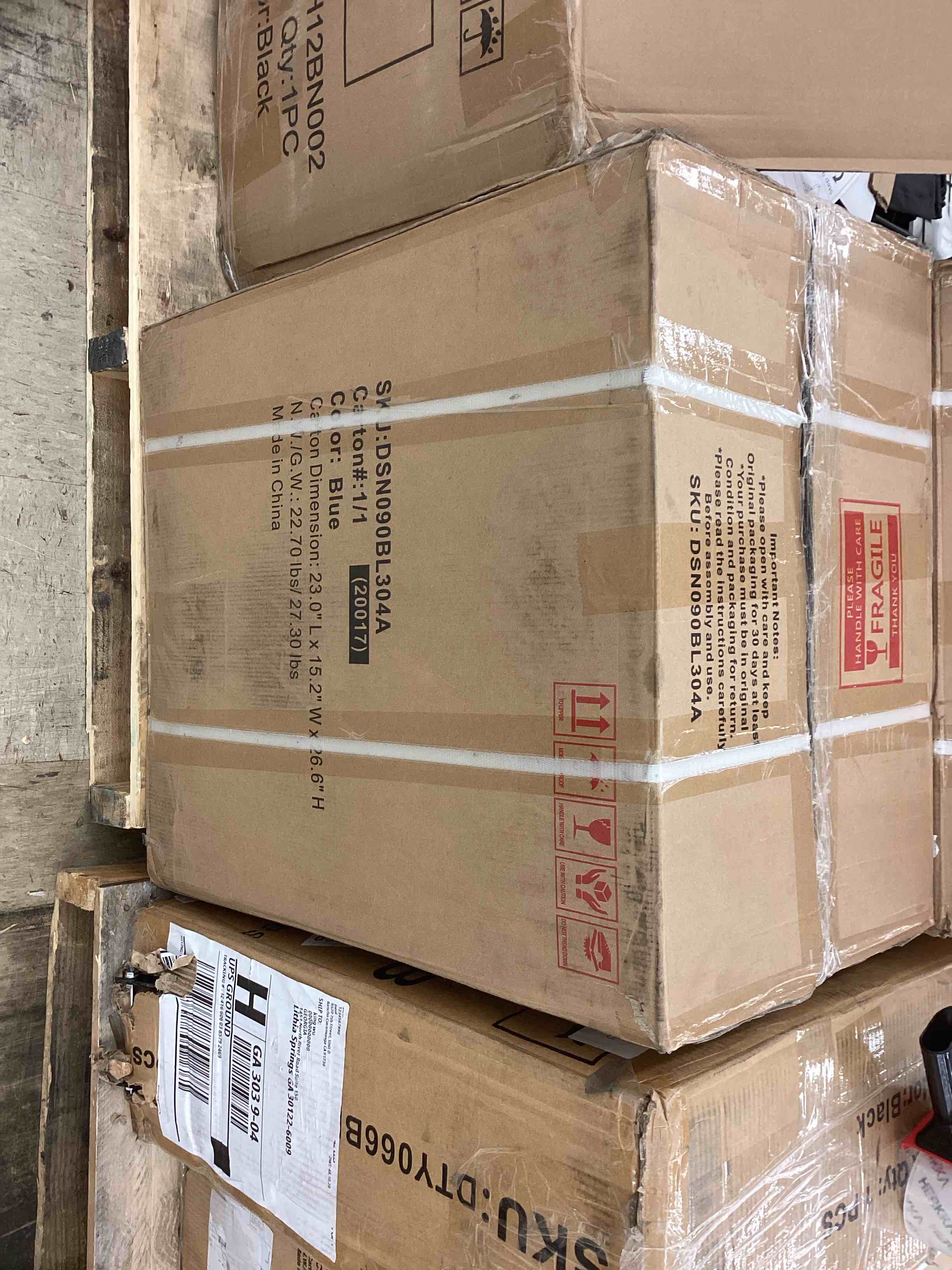 https://s3.amazonaws.com/lotting-images-prod/BoxBids/BXB0500161_1778677091685.jpeg