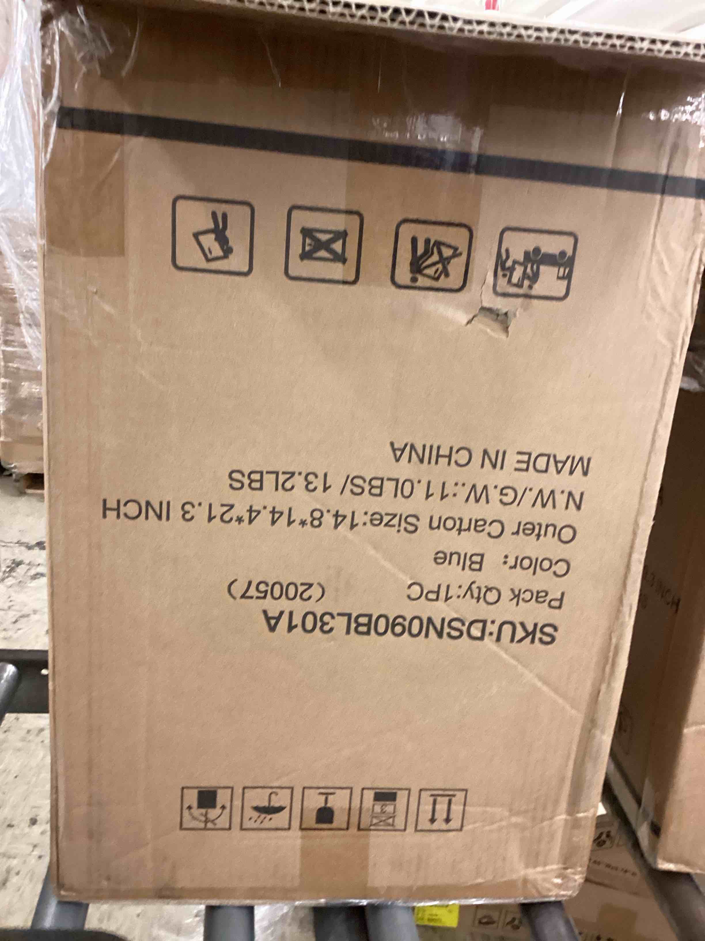 https://s3.amazonaws.com/lotting-images-prod/BoxBids/BXB0500191_1778599720840.jpeg