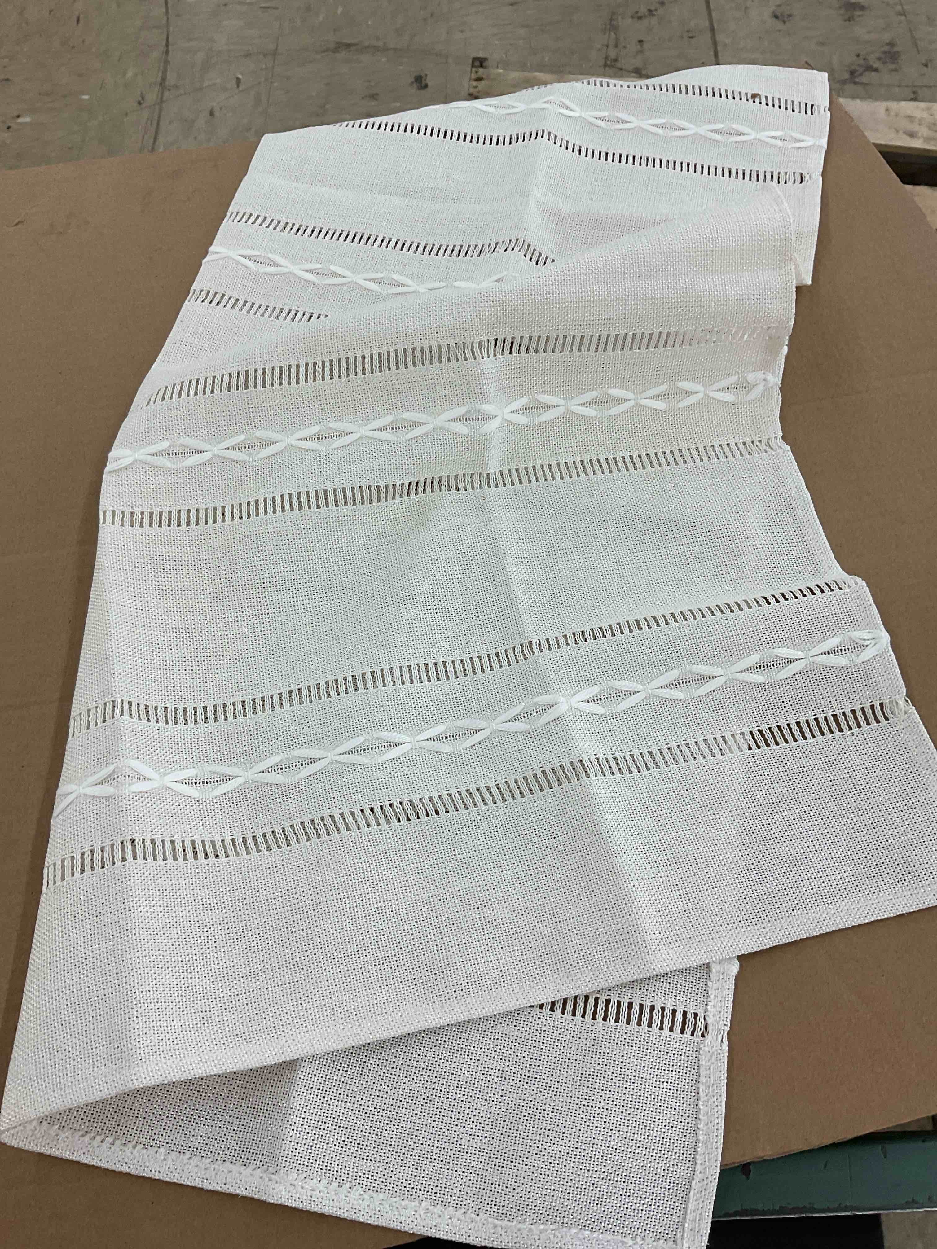 https://s3.amazonaws.com/lotting-images-prod/BoxBids/BXB0500209_1778599506269.jpeg