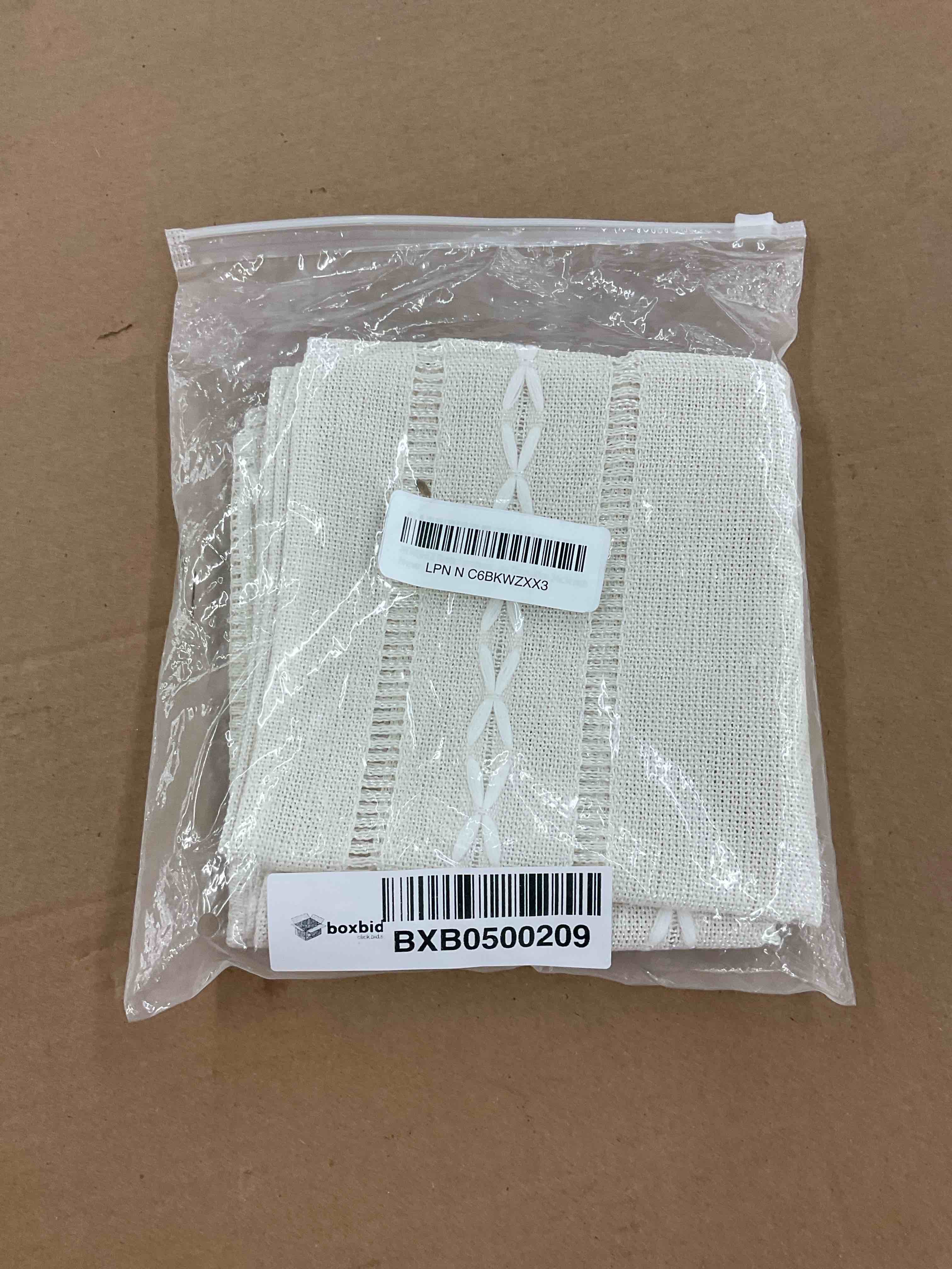 https://s3.amazonaws.com/lotting-images-prod/BoxBids/BXB0500209_1778599535525.jpeg