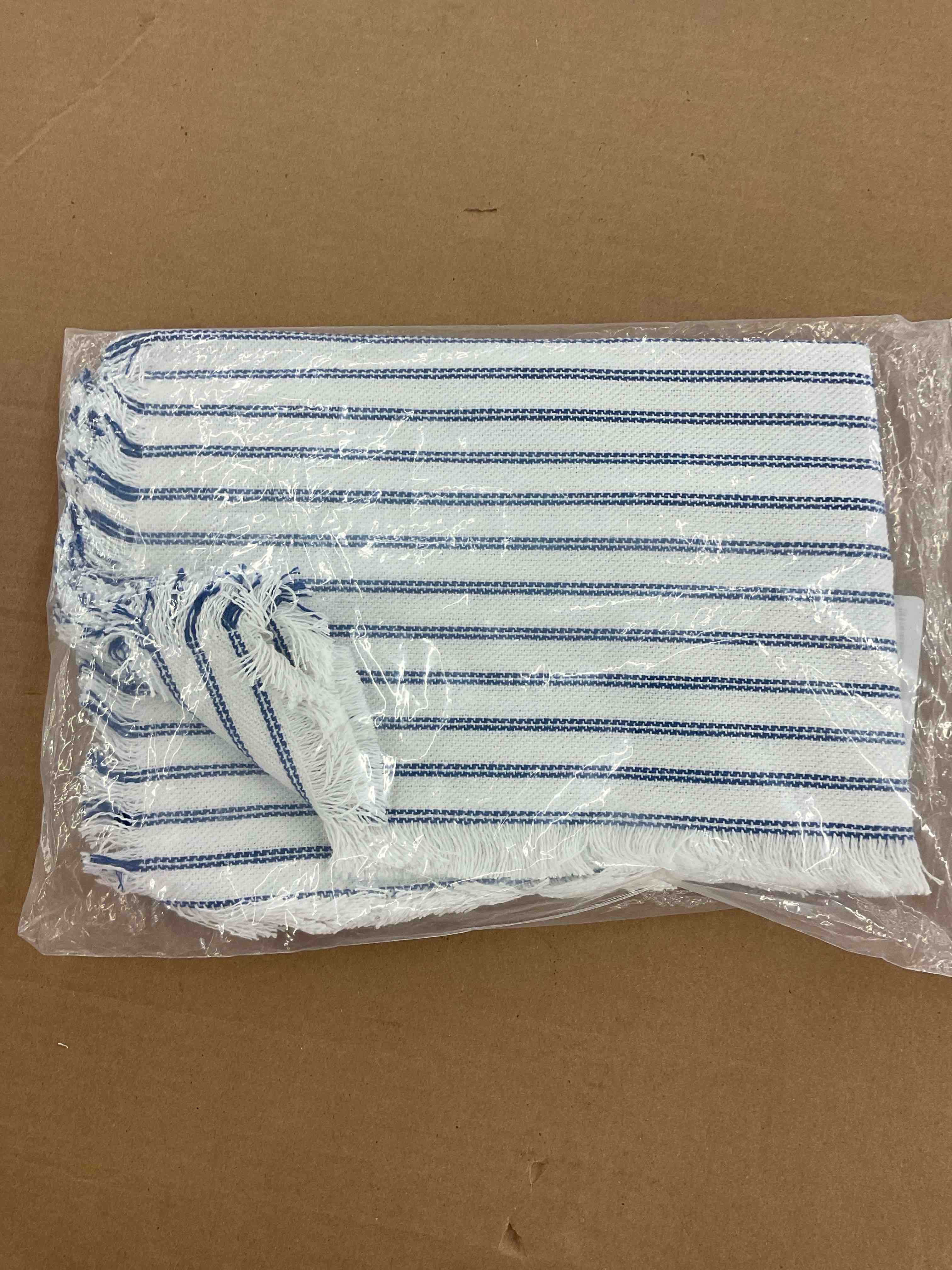https://s3.amazonaws.com/lotting-images-prod/BoxBids/BXB0500211_1778599767045.jpeg