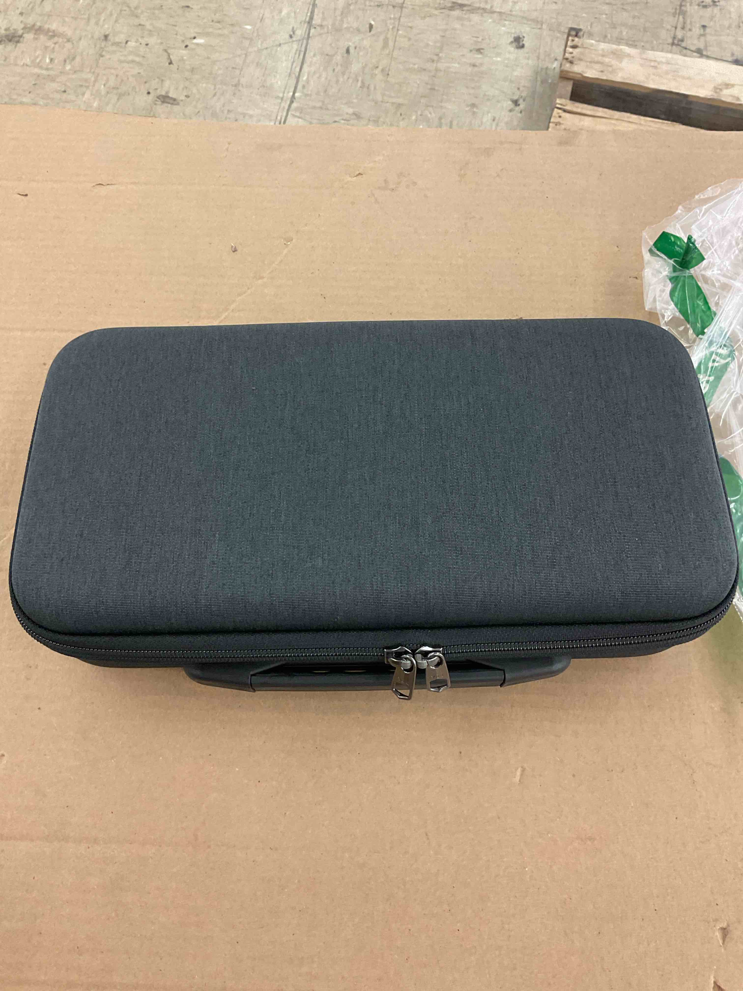 https://s3.amazonaws.com/lotting-images-prod/BoxBids/BXB0500220_1778597899457.jpeg