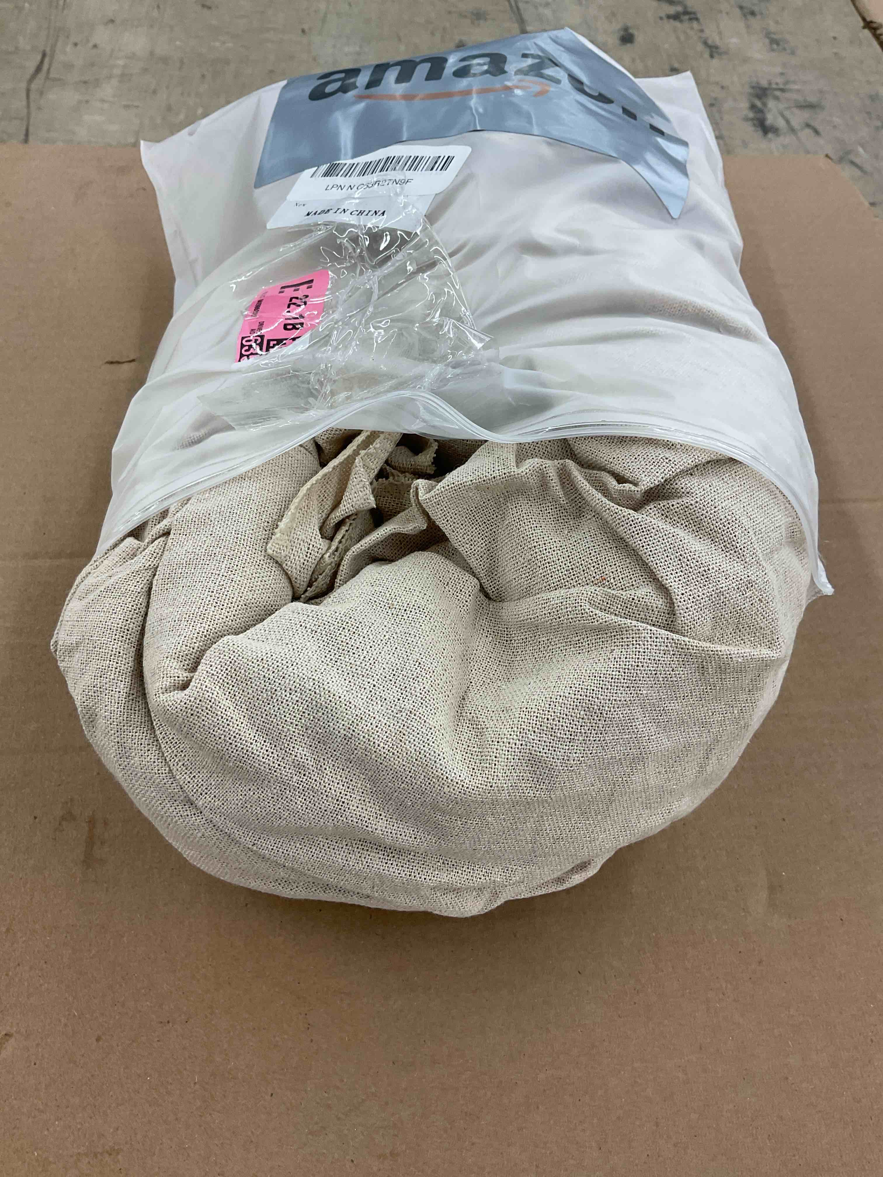 https://s3.amazonaws.com/lotting-images-prod/BoxBids/BXB0500229_1778595831137.jpeg