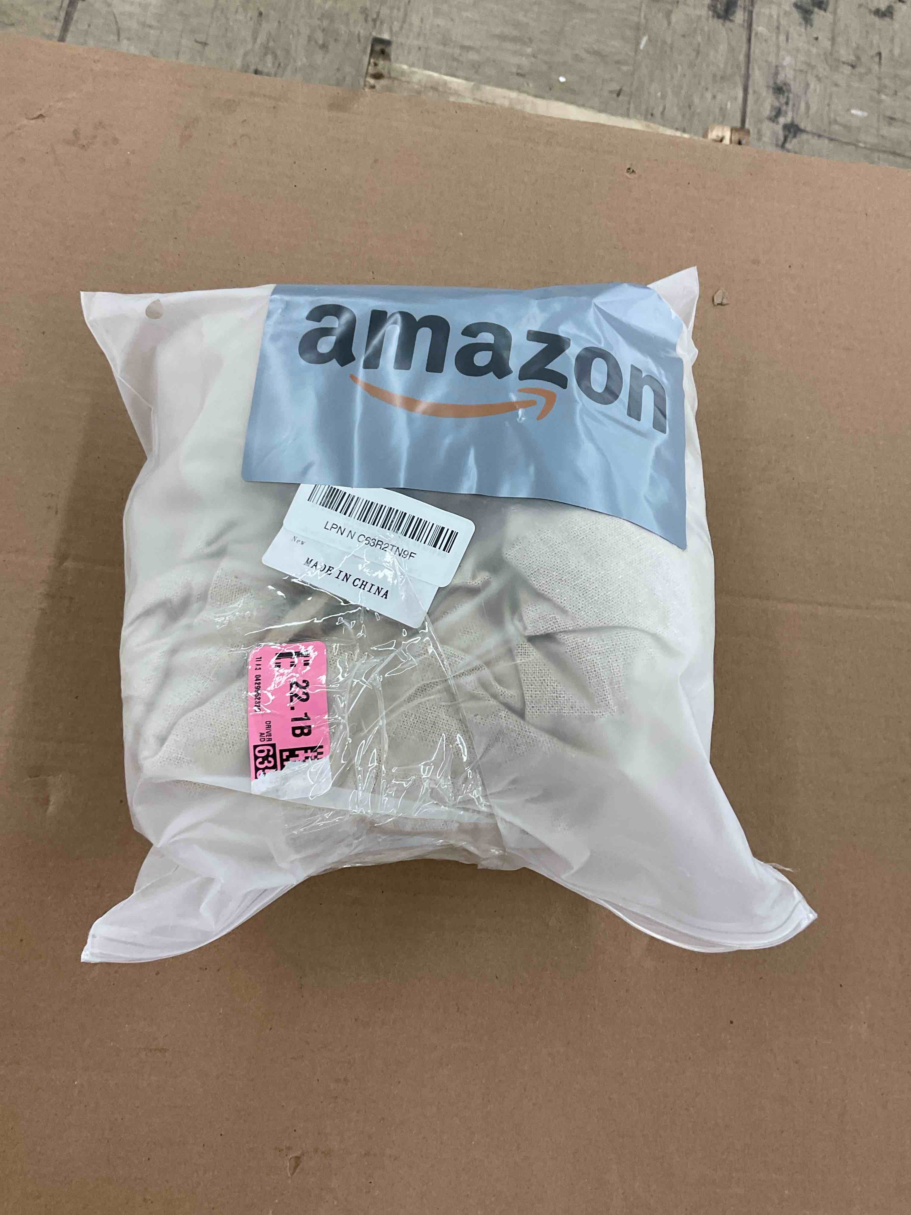 https://s3.amazonaws.com/lotting-images-prod/BoxBids/BXB0500229_1778595846255.jpeg