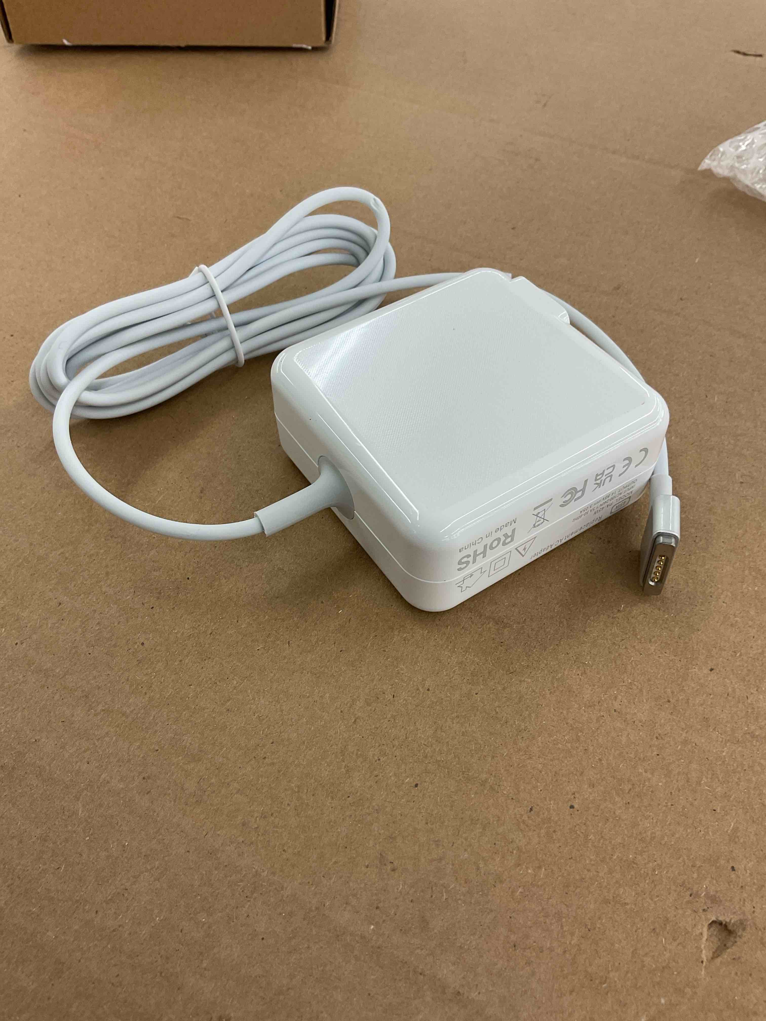 https://s3.amazonaws.com/lotting-images-prod/BoxBids/BXB0500250_1778592351025.jpeg