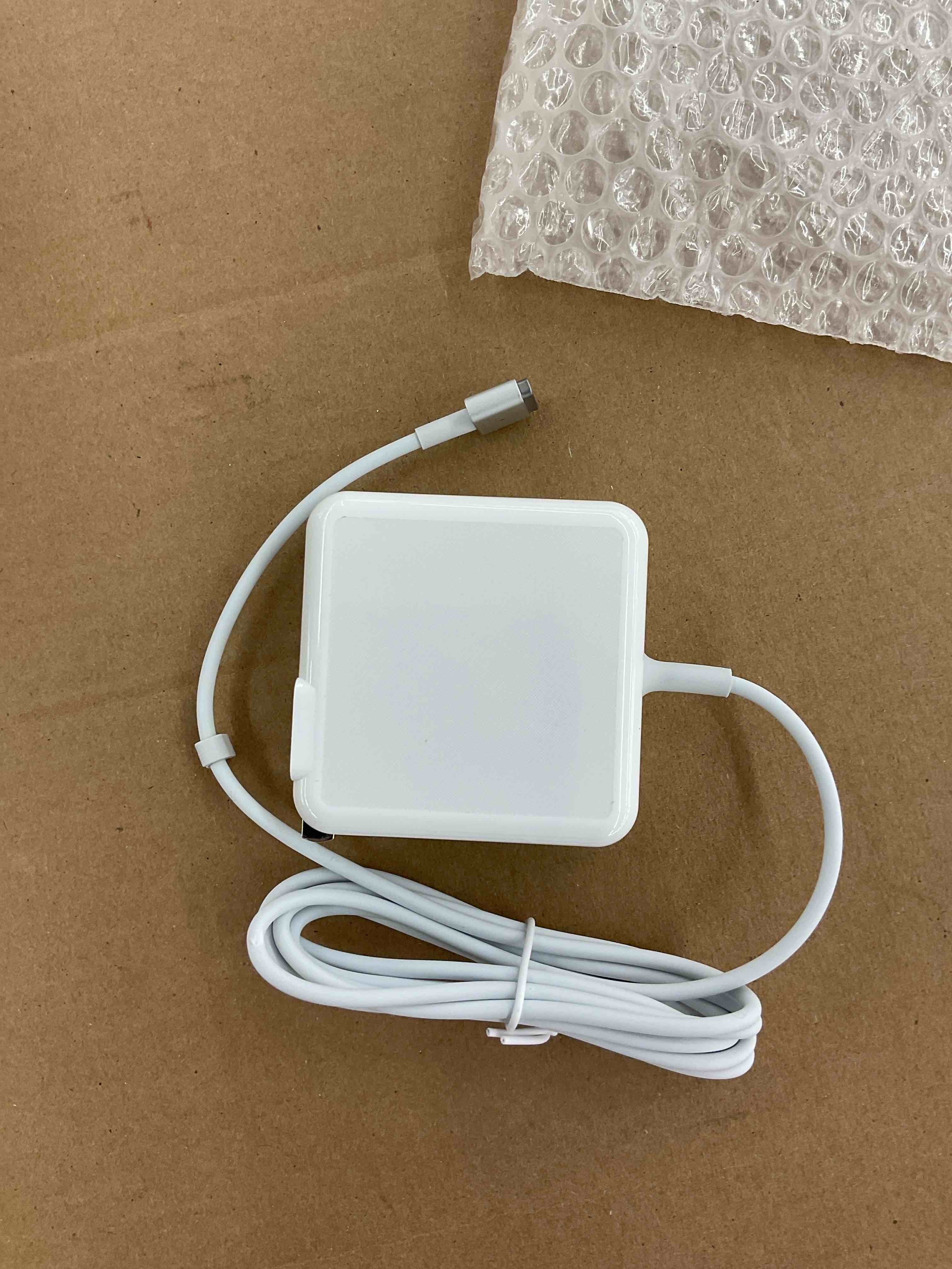 https://s3.amazonaws.com/lotting-images-prod/BoxBids/BXB0500250_1778592355183.jpeg