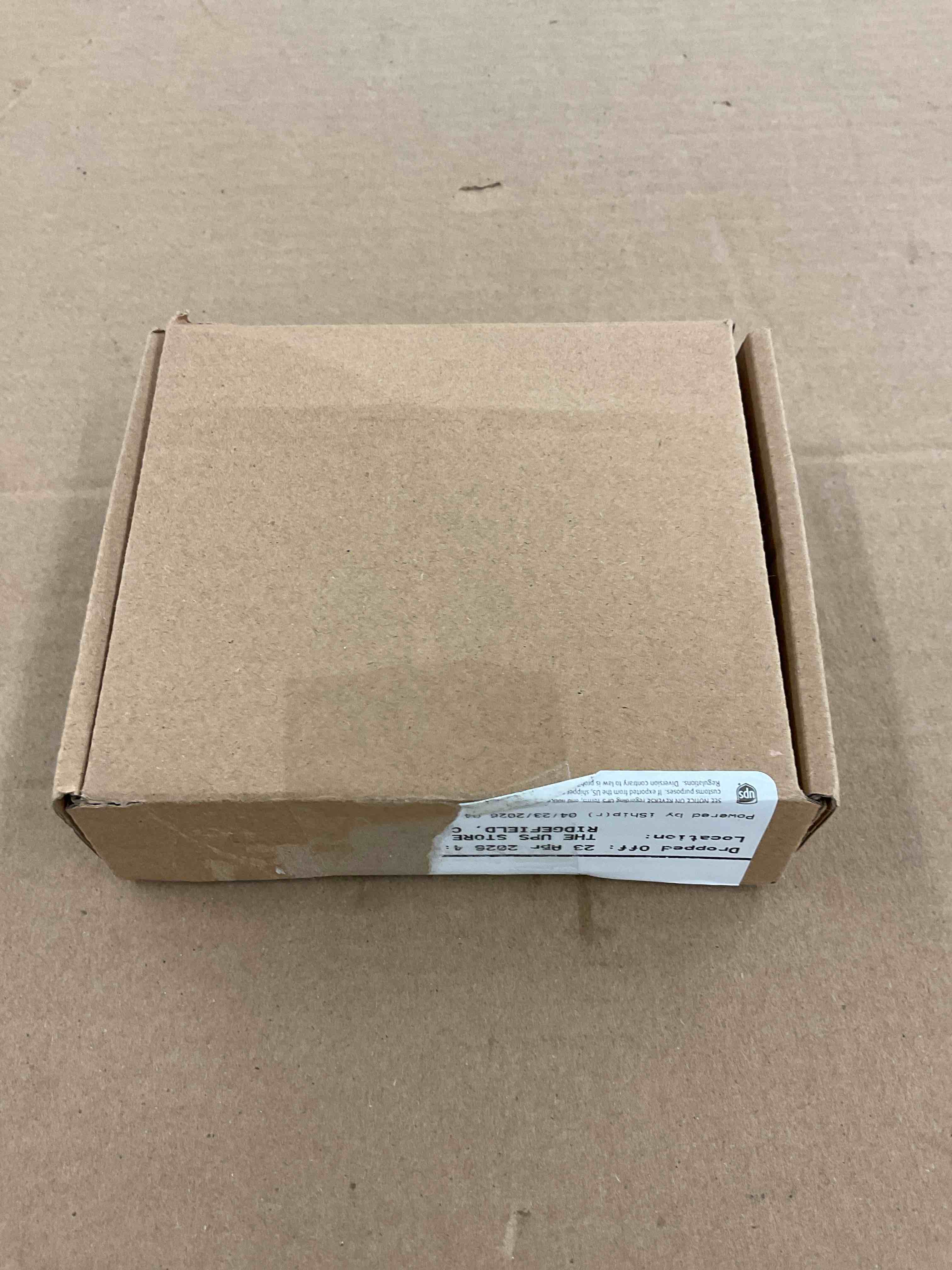 https://s3.amazonaws.com/lotting-images-prod/BoxBids/BXB0500250_1778592386913.jpeg