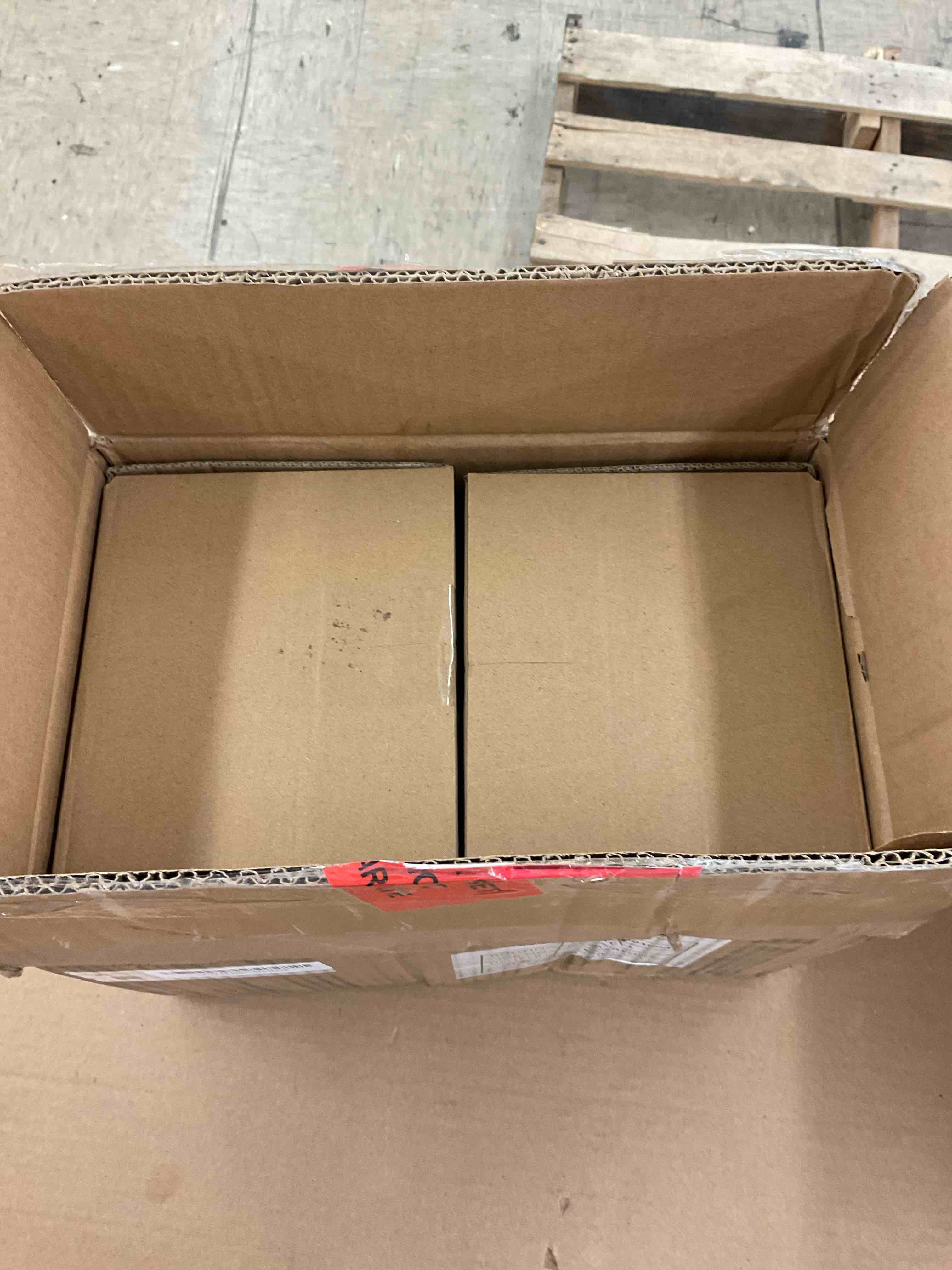 https://s3.amazonaws.com/lotting-images-prod/BoxBids/BXB0500301_1778607978290.jpeg