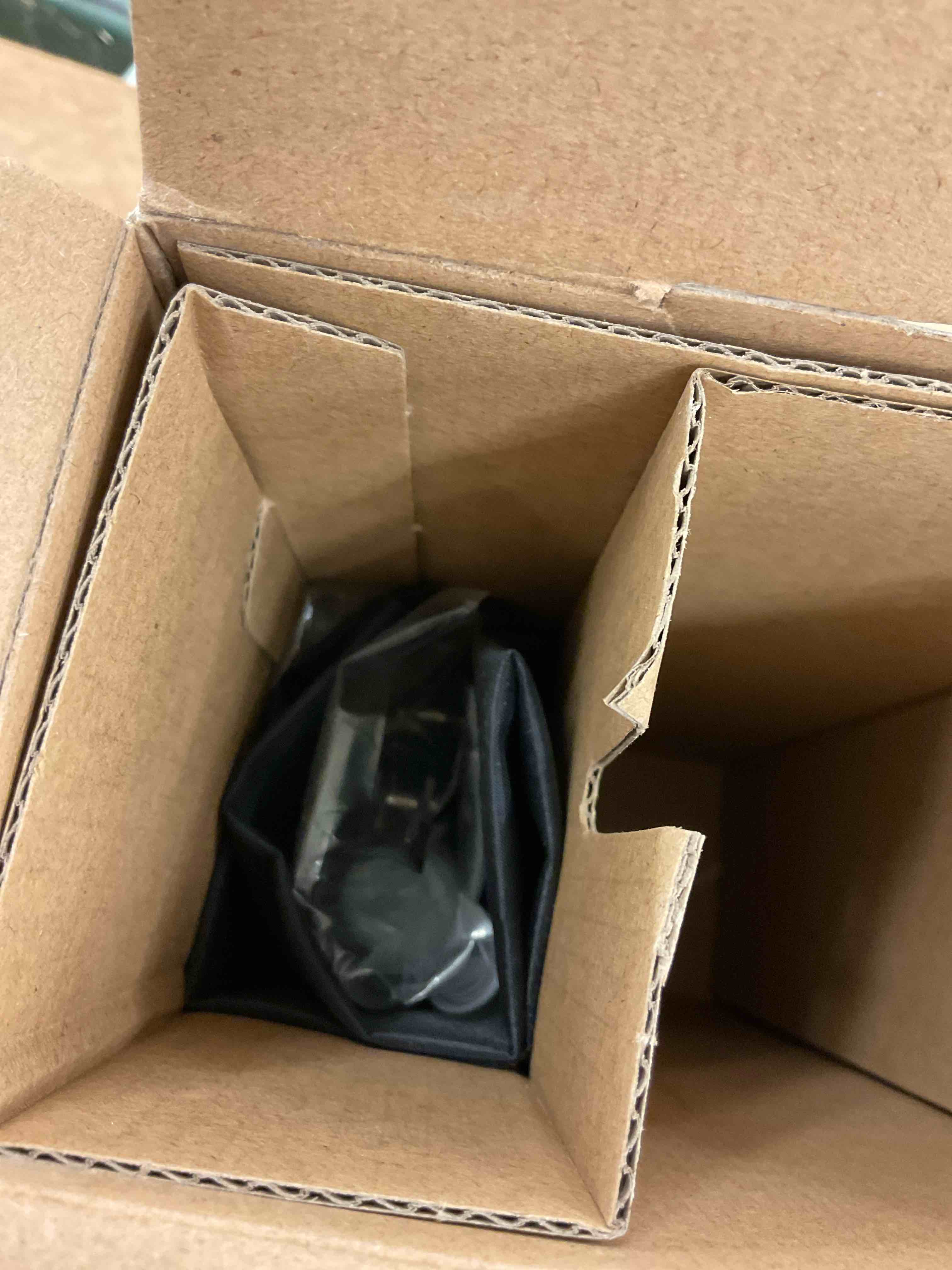 https://s3.amazonaws.com/lotting-images-prod/BoxBids/BXB0500306_1778608626101.jpeg