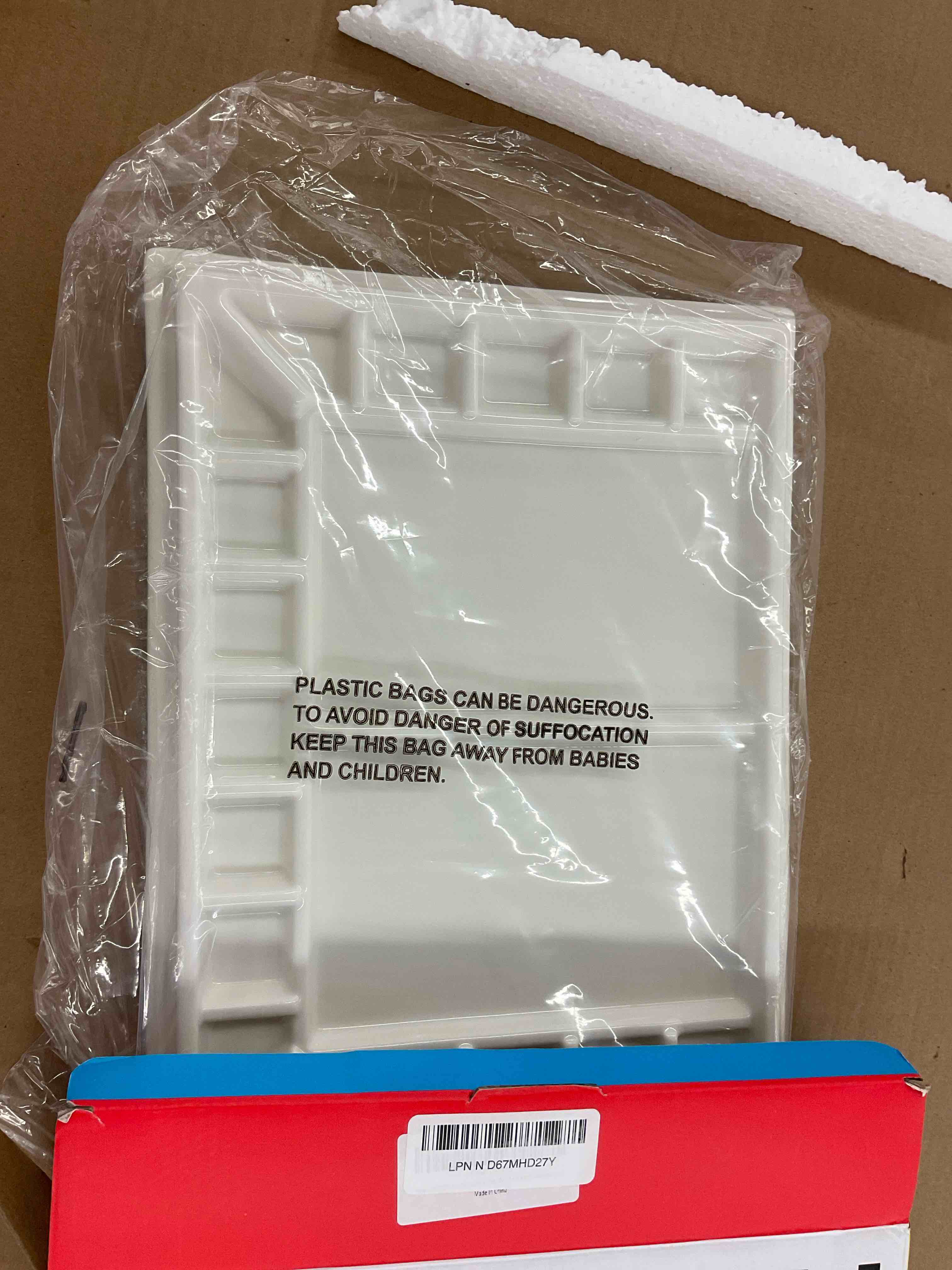 https://s3.amazonaws.com/lotting-images-prod/BoxBids/BXB0500321_1778611690416.jpeg