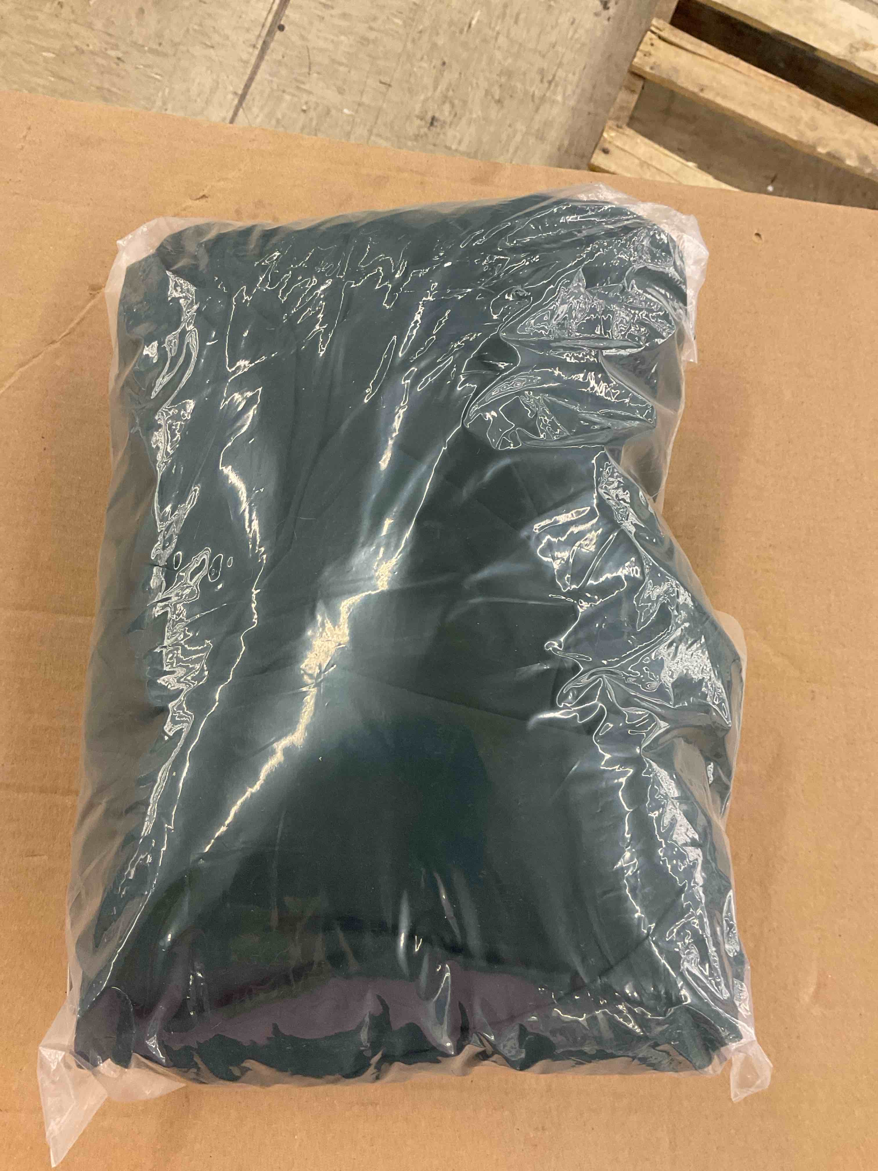 https://s3.amazonaws.com/lotting-images-prod/BoxBids/BXB0500370_1778599934193.jpeg