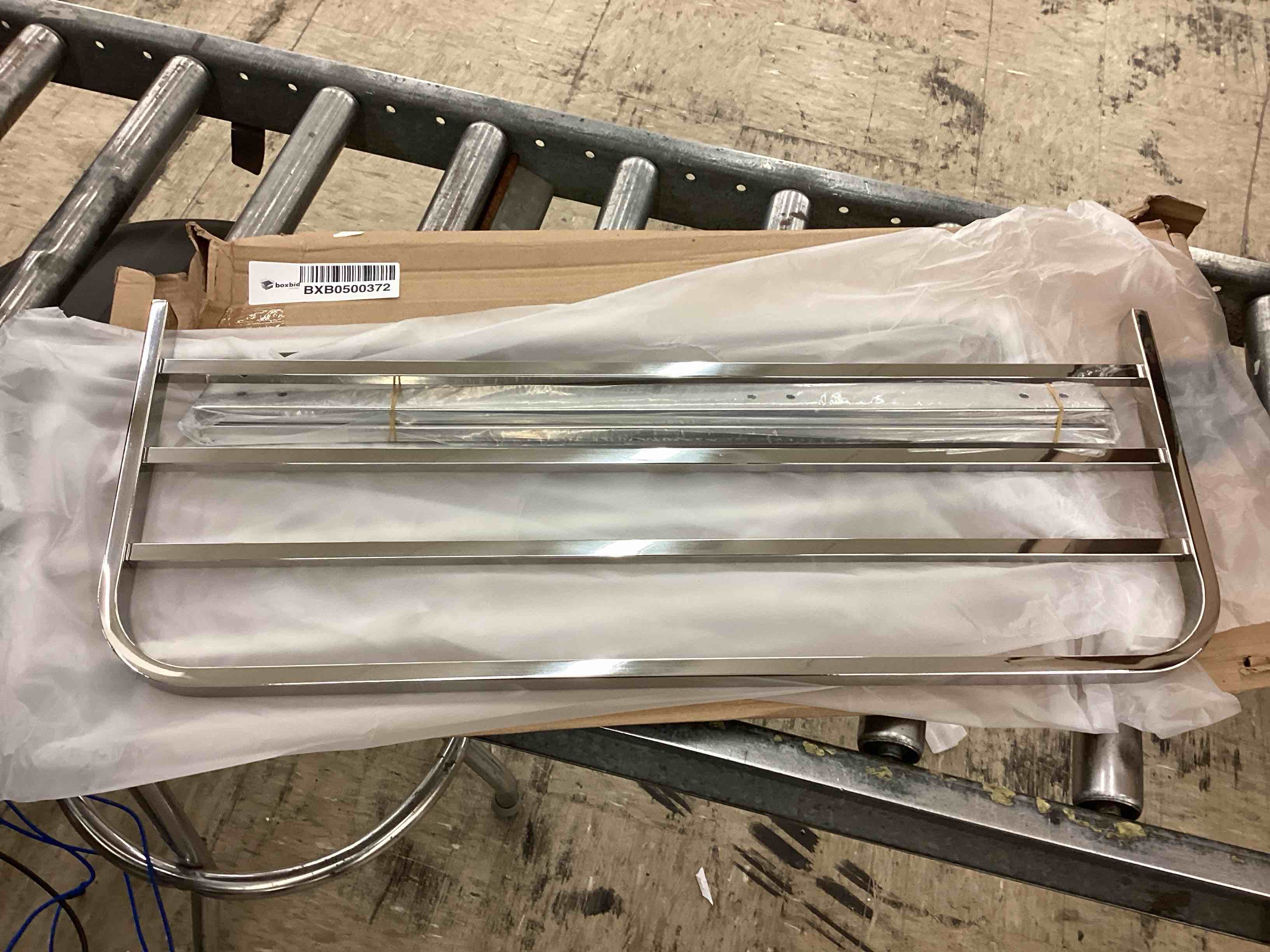 https://s3.amazonaws.com/lotting-images-prod/BoxBids/BXB0500372_1778158938415.jpeg