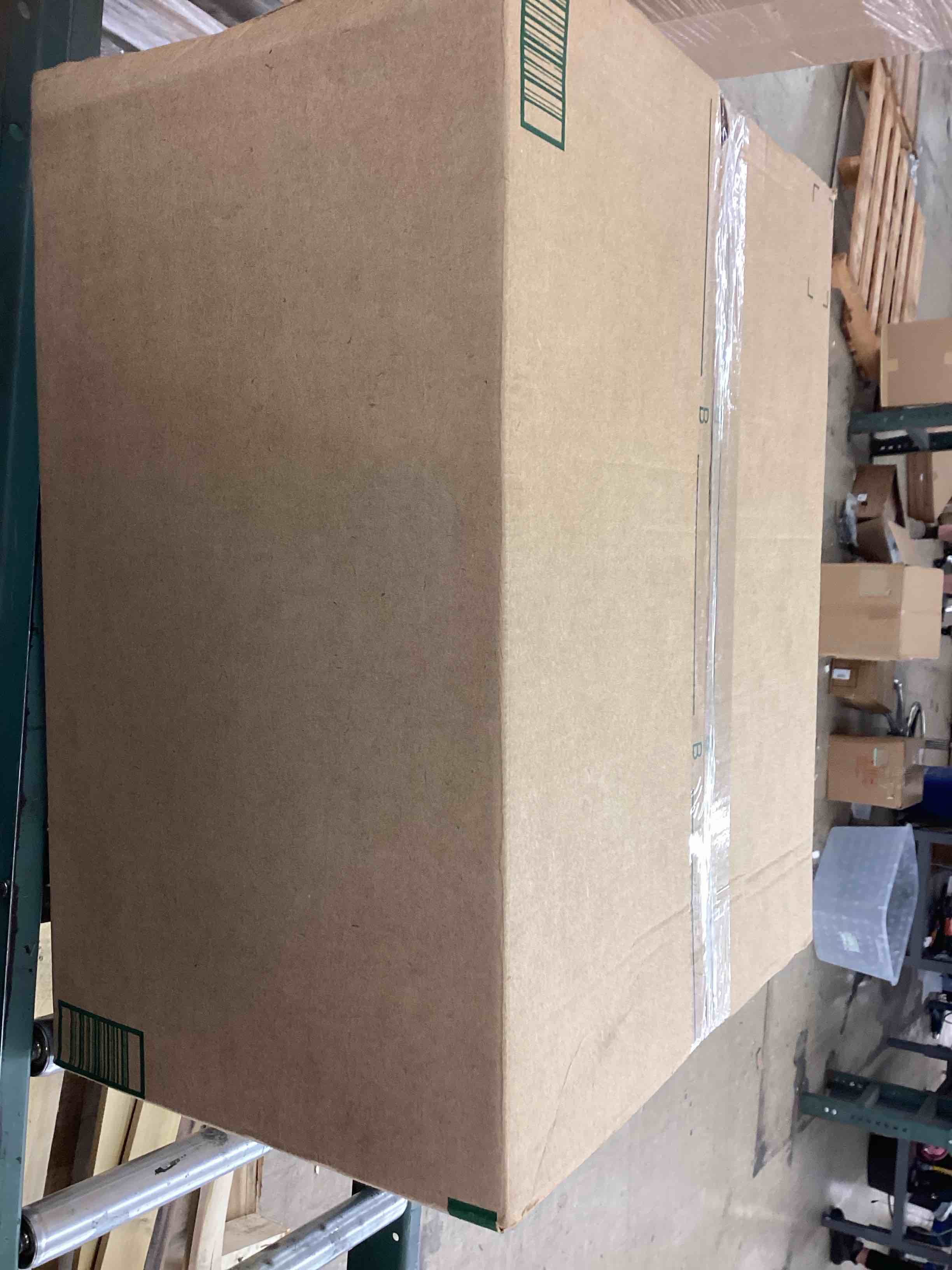 https://s3.amazonaws.com/lotting-images-prod/BoxBids/BXB0500397_1778253486274.jpeg