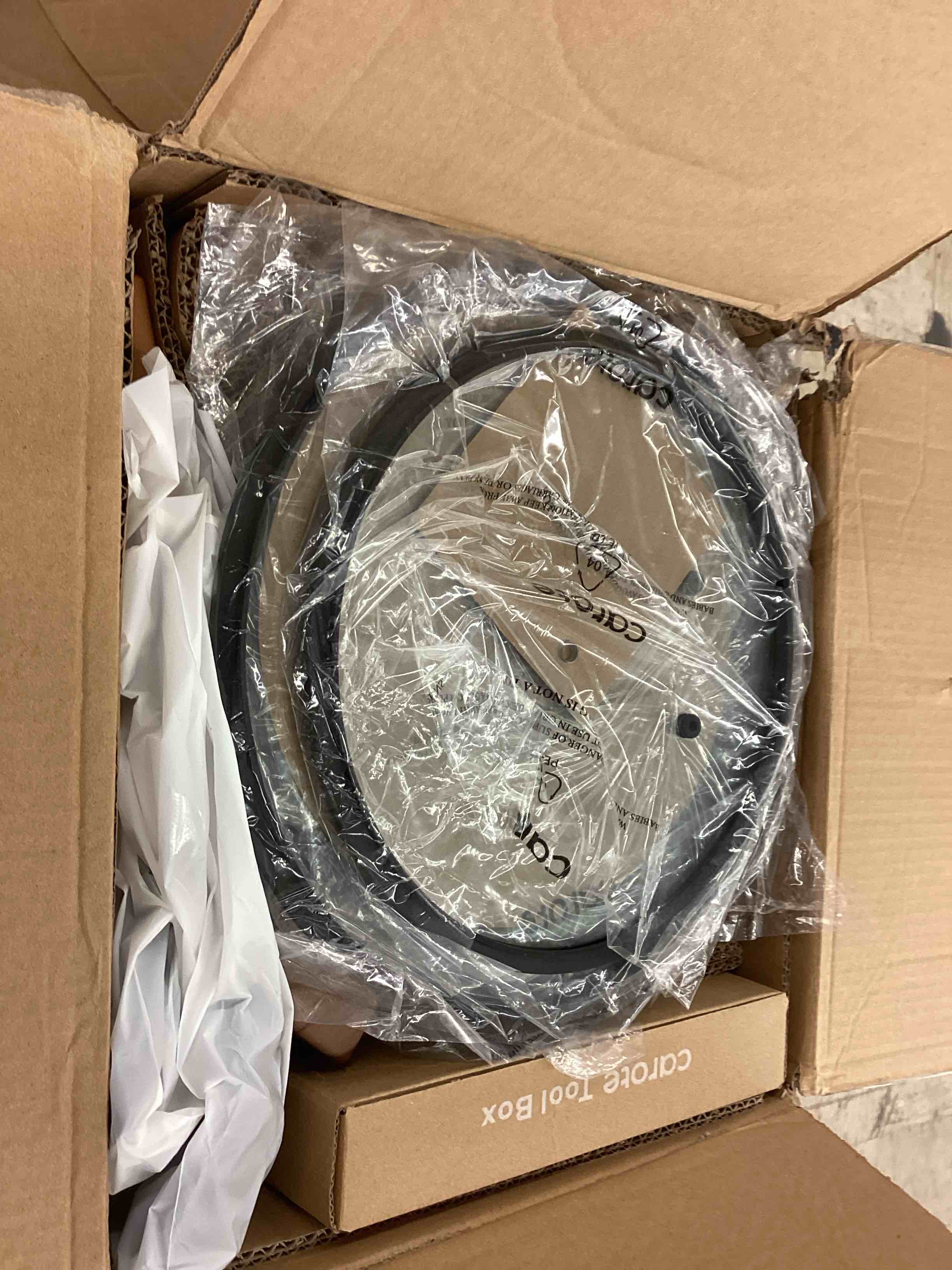 https://s3.amazonaws.com/lotting-images-prod/BoxBids/BXB0500405_1778258816146.jpeg
