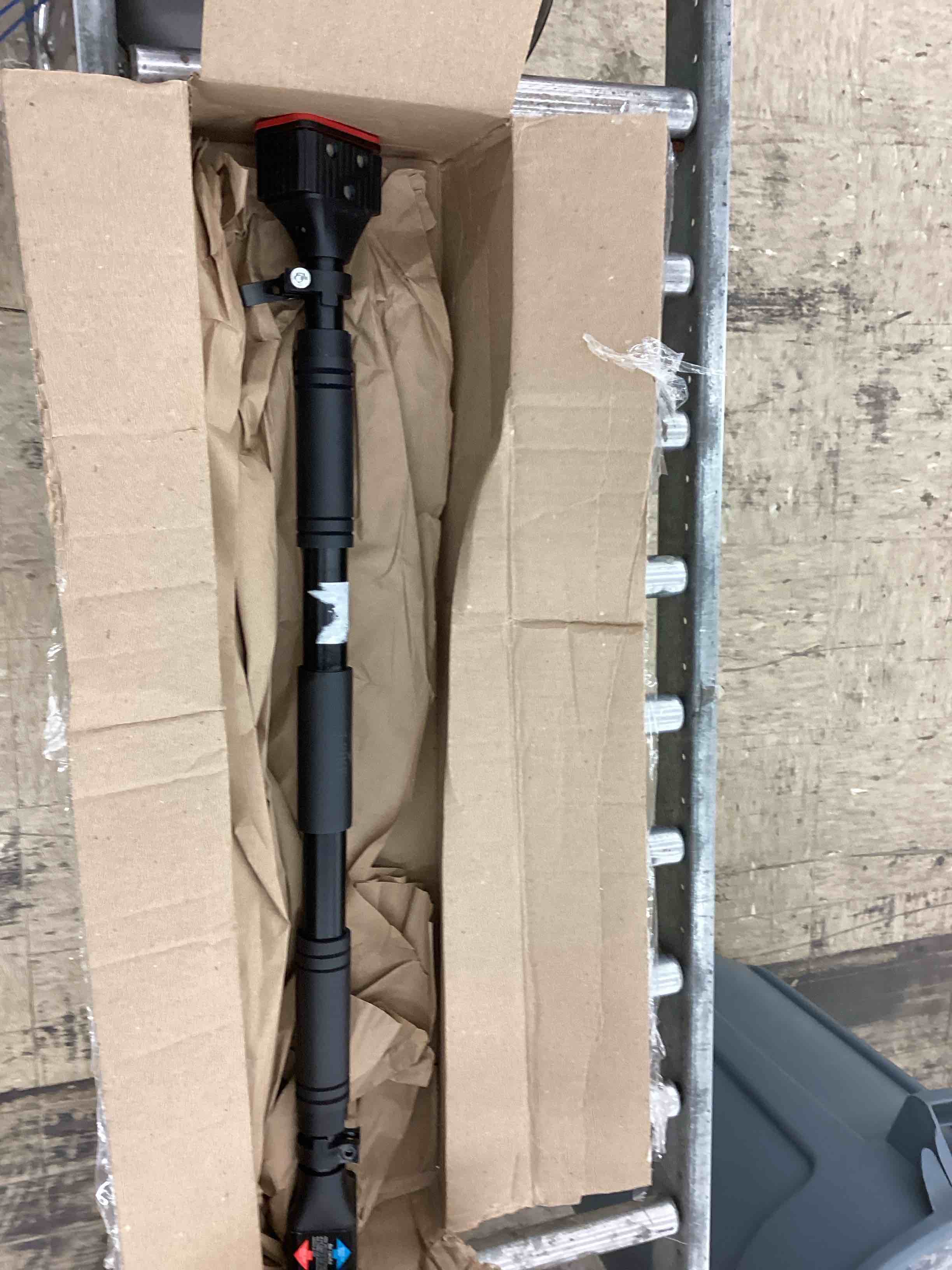 https://s3.amazonaws.com/lotting-images-prod/BoxBids/BXB0500466_1778165453919.jpeg
