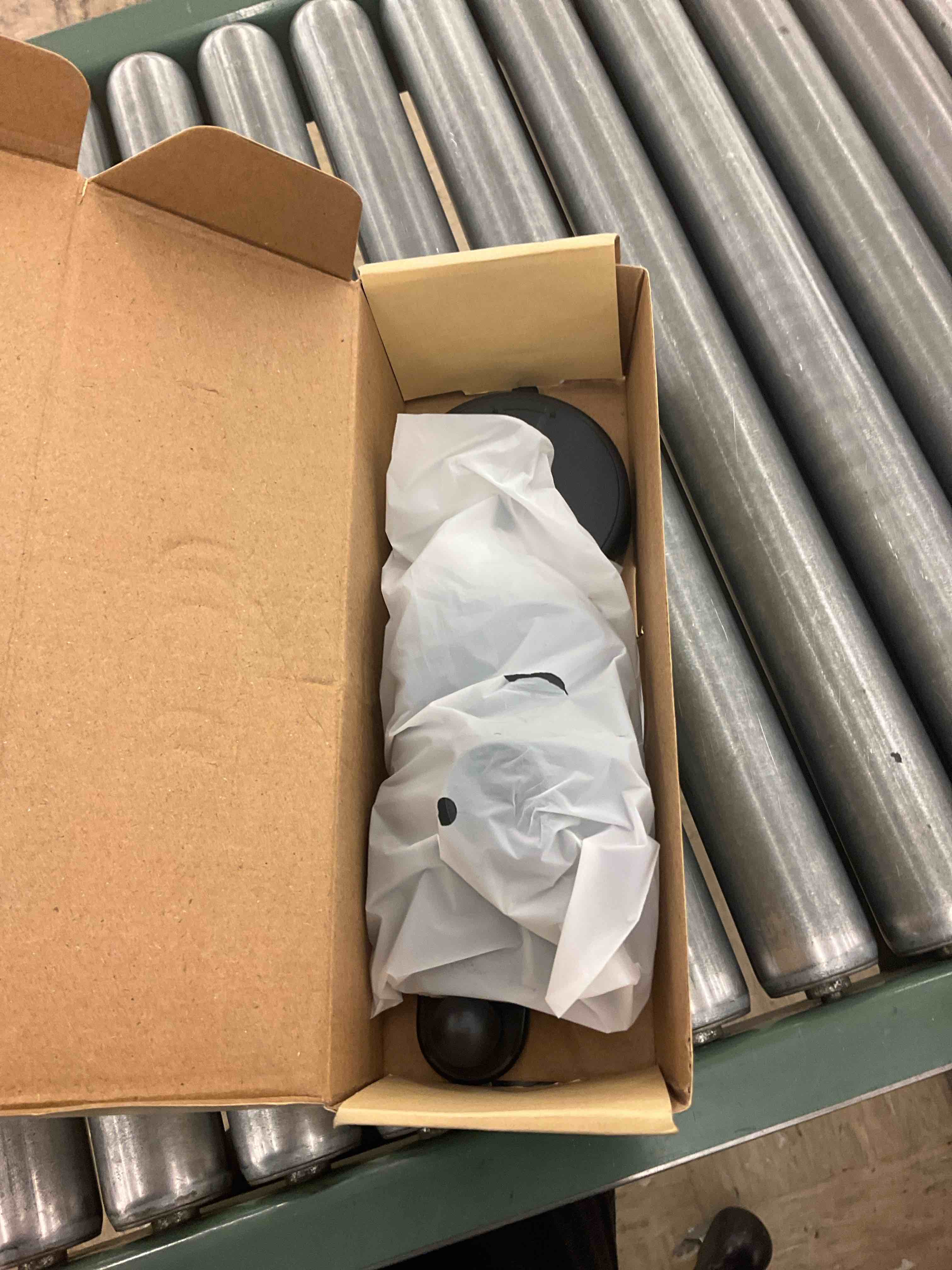 https://s3.amazonaws.com/lotting-images-prod/BoxBids/BXB0500512_1778176380867.jpeg