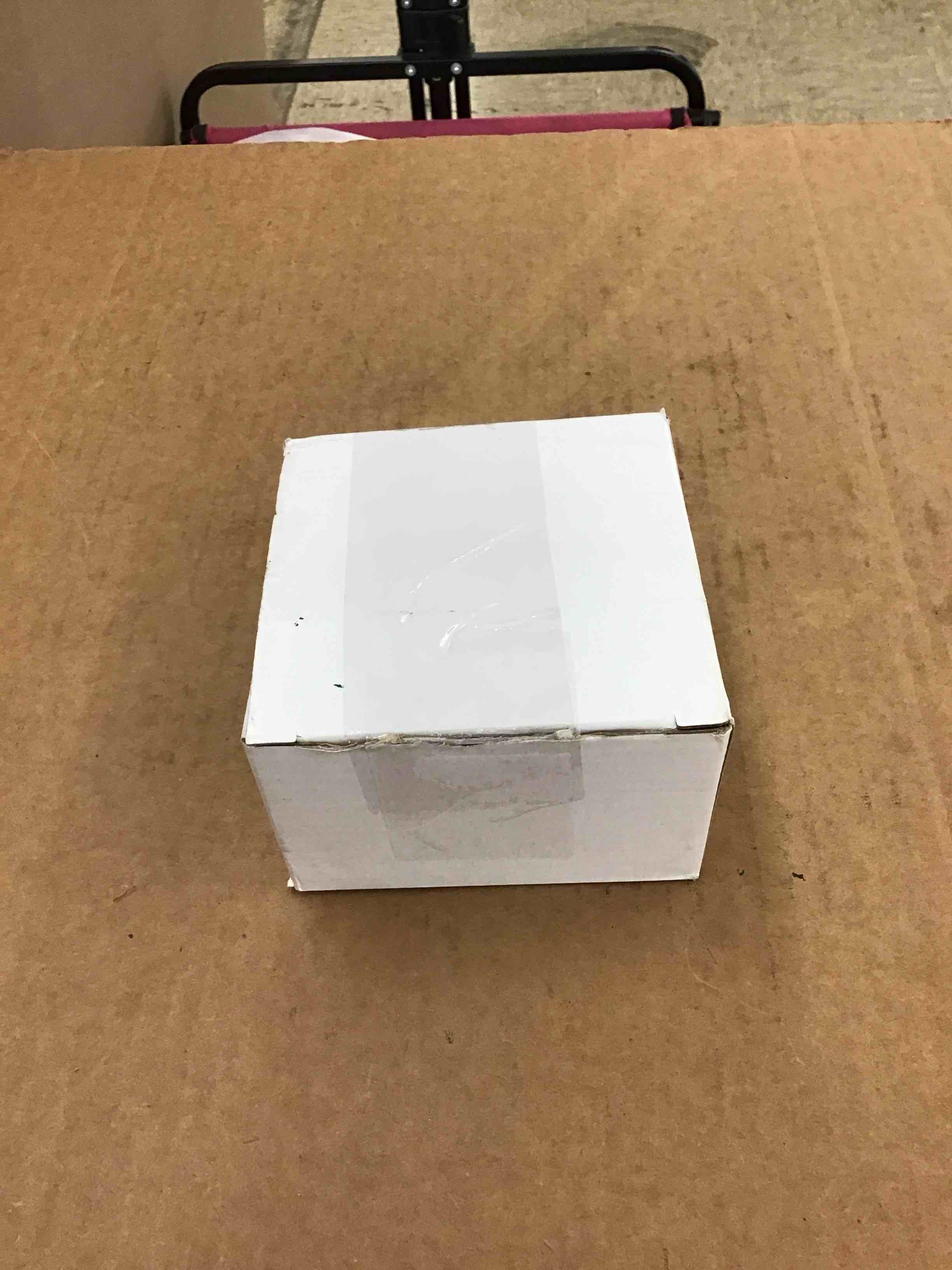 https://s3.amazonaws.com/lotting-images-prod/BoxBids/BXB0500578_1778159519917.jpeg