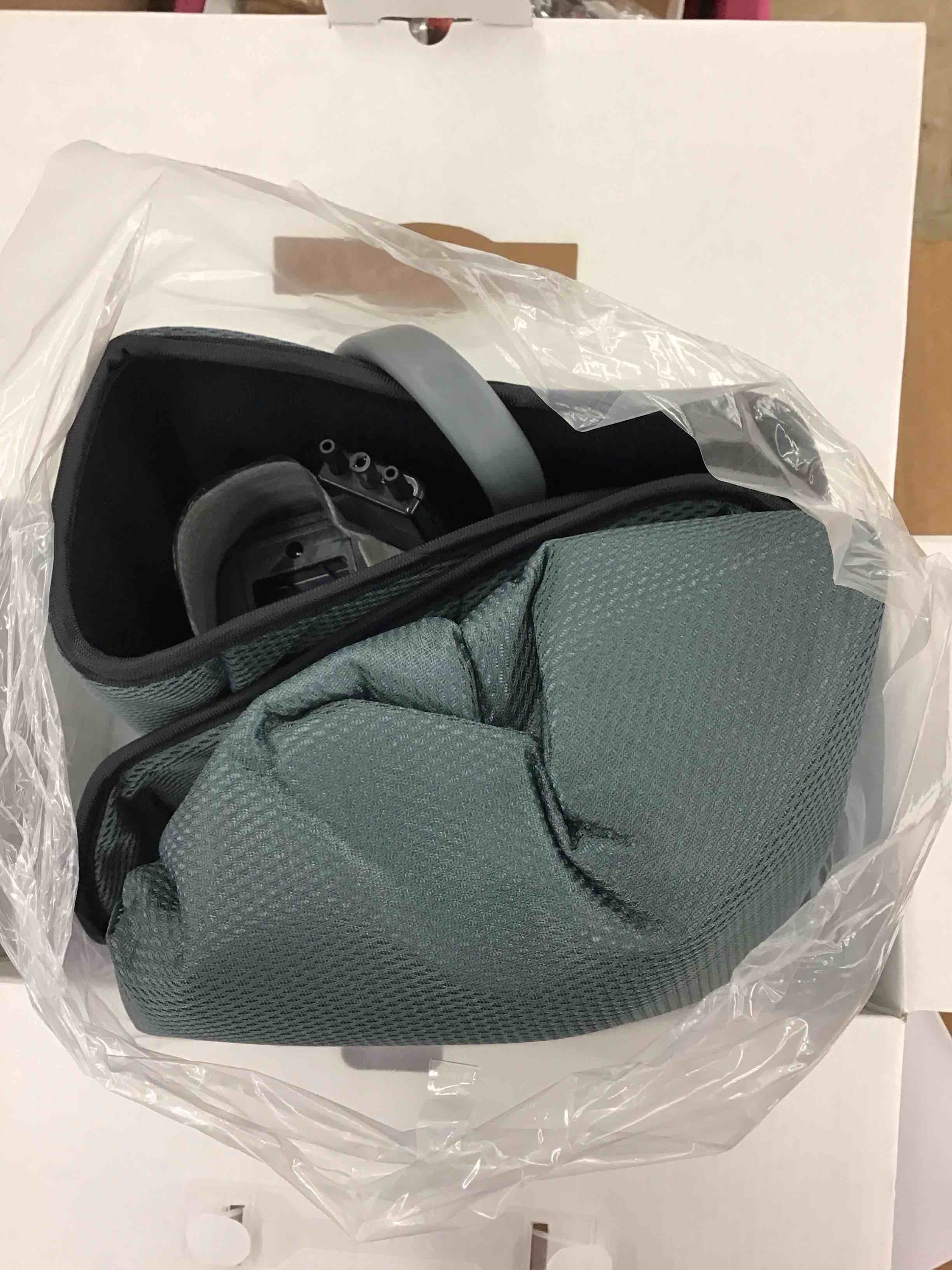 https://s3.amazonaws.com/lotting-images-prod/BoxBids/BXB0500600_1778162906368.jpeg