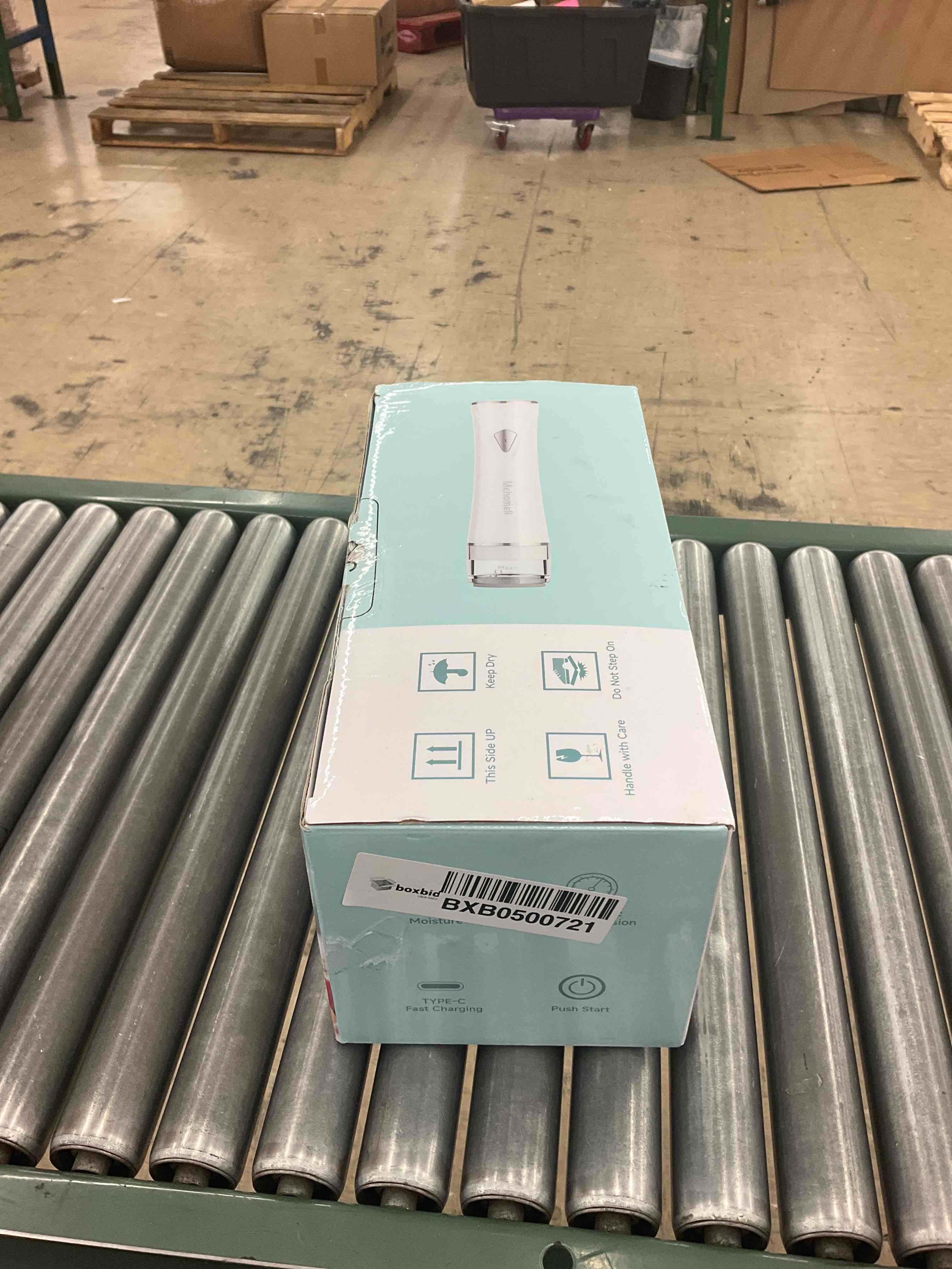 https://s3.amazonaws.com/lotting-images-prod/BoxBids/BXB0500721_1778160359928.jpeg