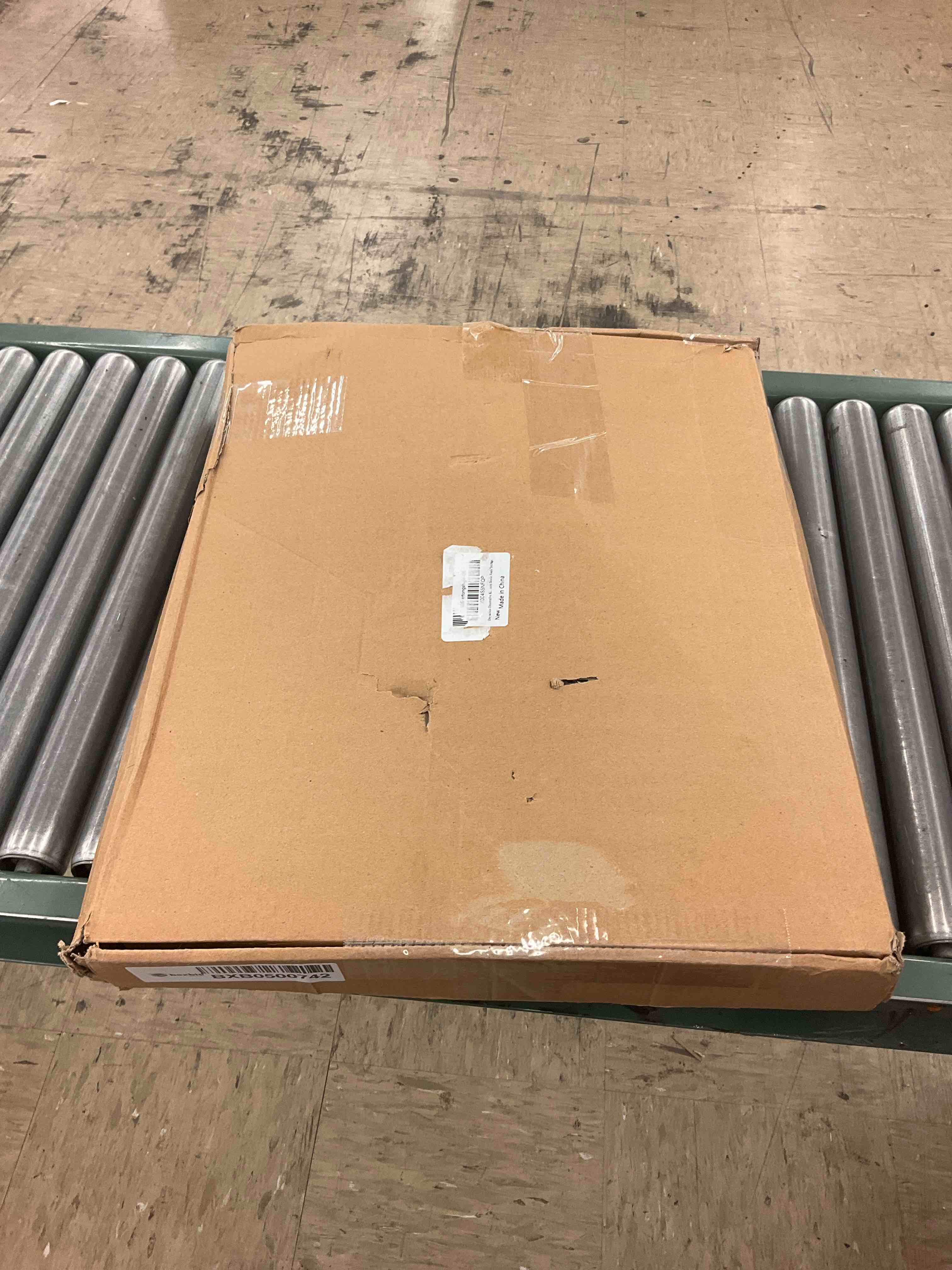 https://s3.amazonaws.com/lotting-images-prod/BoxBids/BXB0500742_1778165893312.jpeg