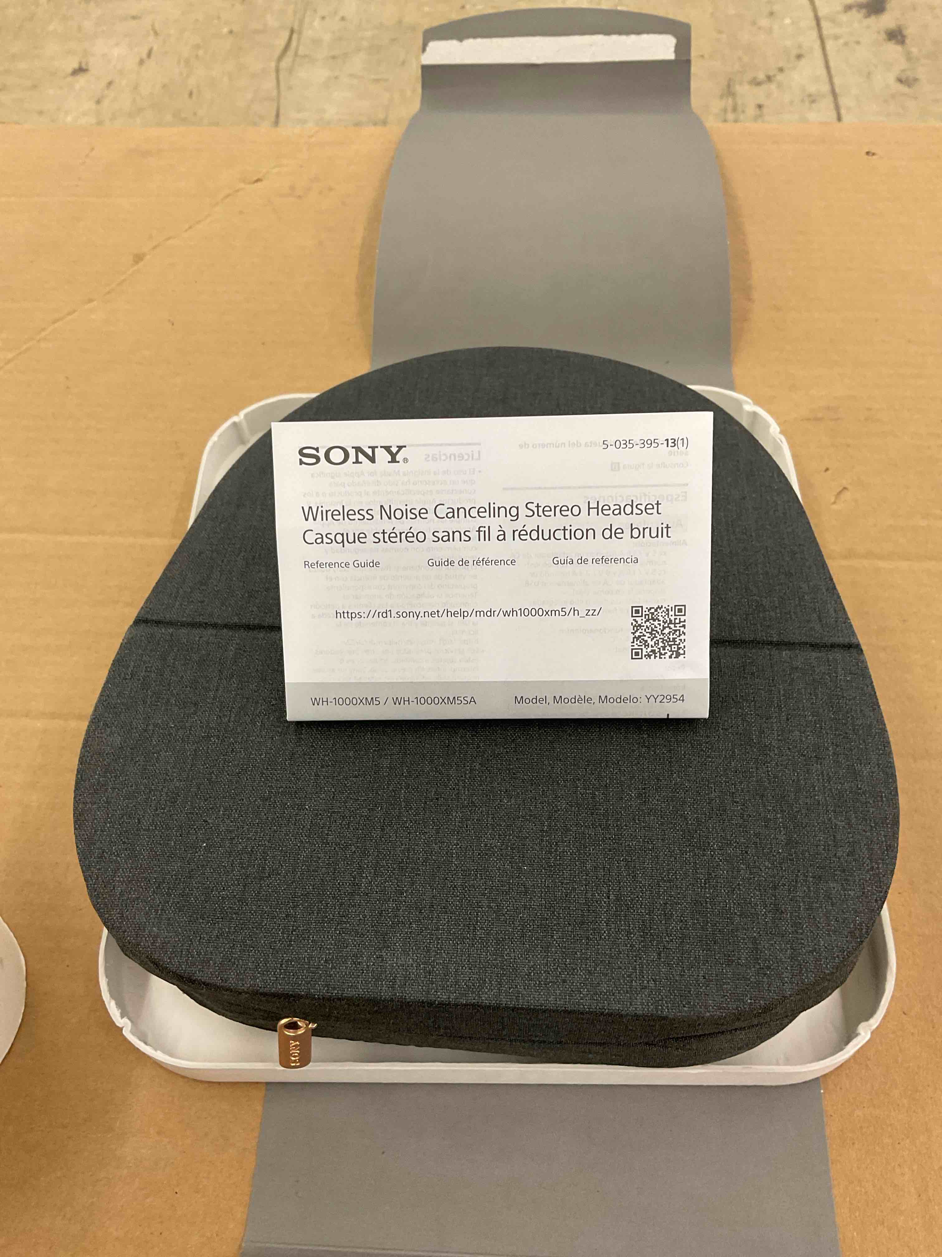 https://s3.amazonaws.com/lotting-images-prod/BoxBids/BXB0500809_1778509417219.jpeg